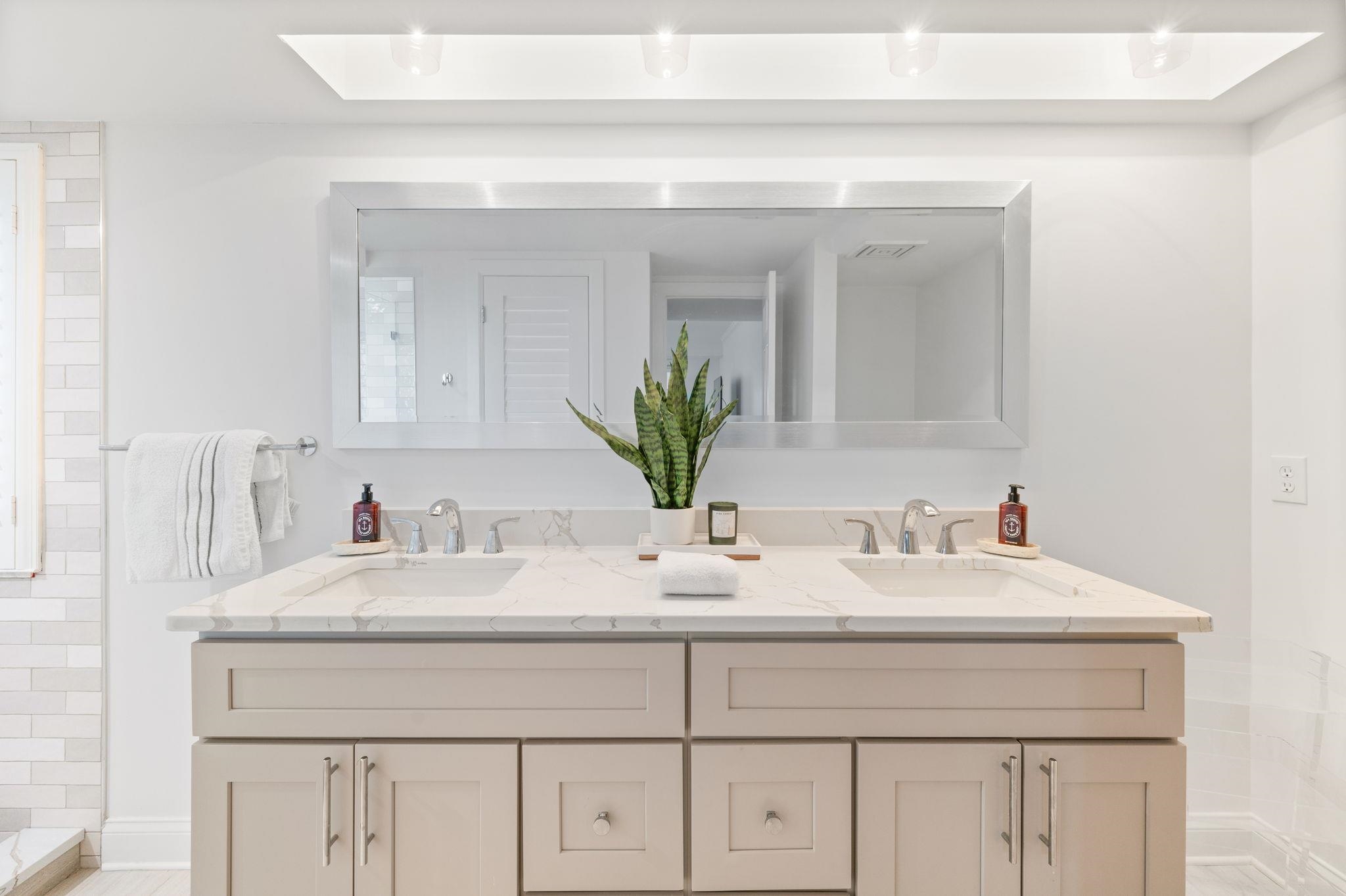 Image 23 of 35 For 6170 A1a S Unit 211  211