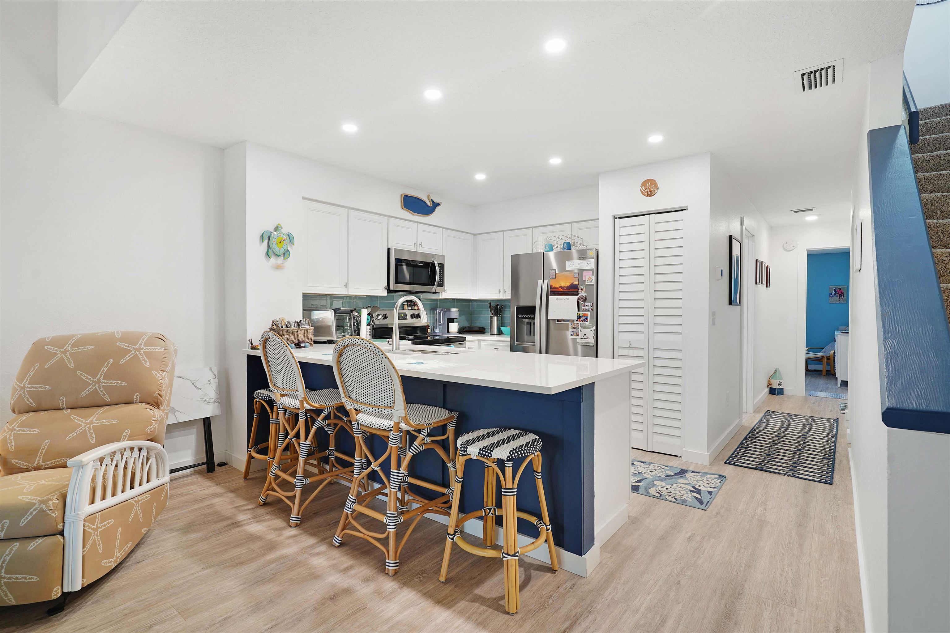 Image 12 of 33 For 69 Village Las Palmas Cir