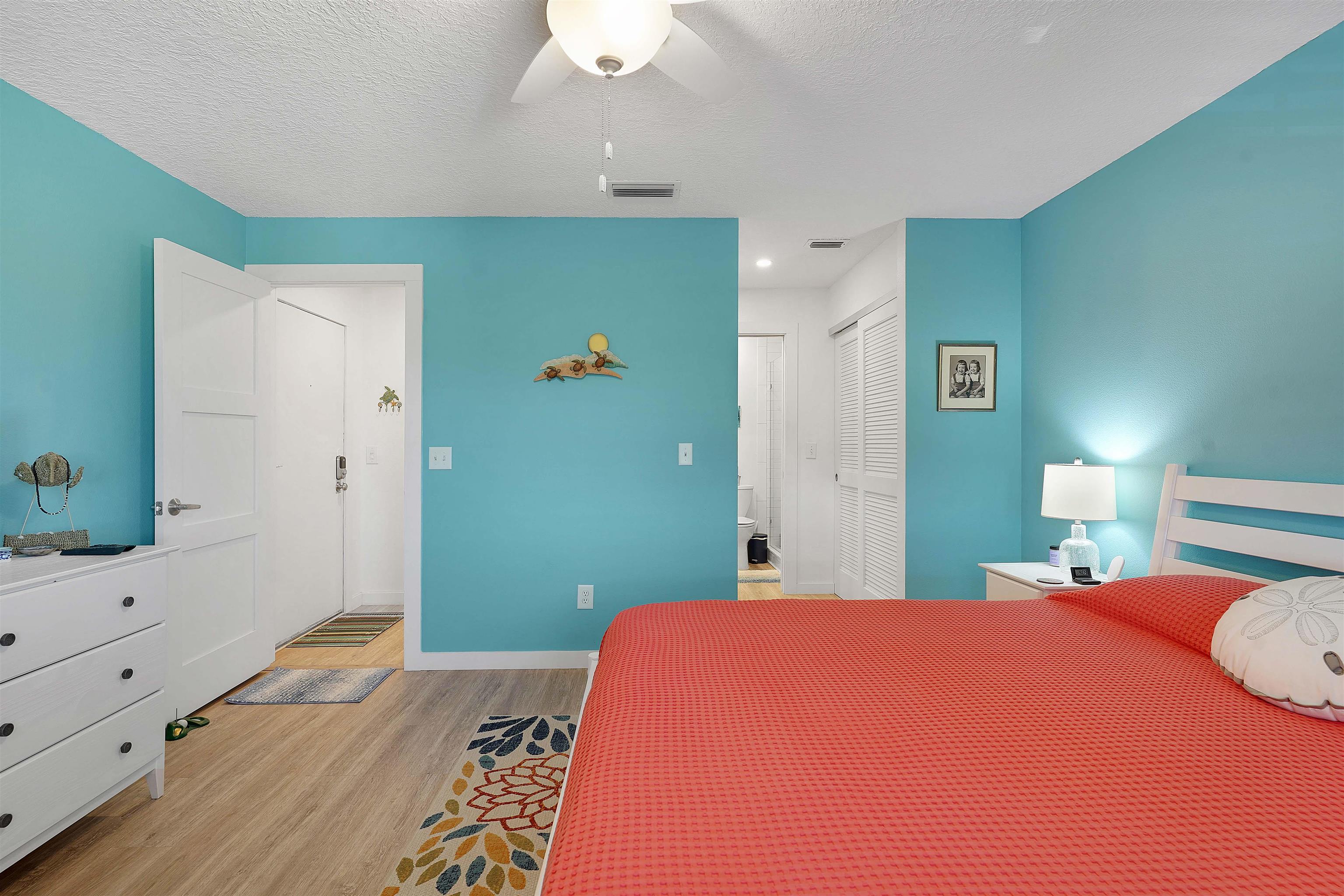 Image 15 of 33 For 69 Village Las Palmas Cir