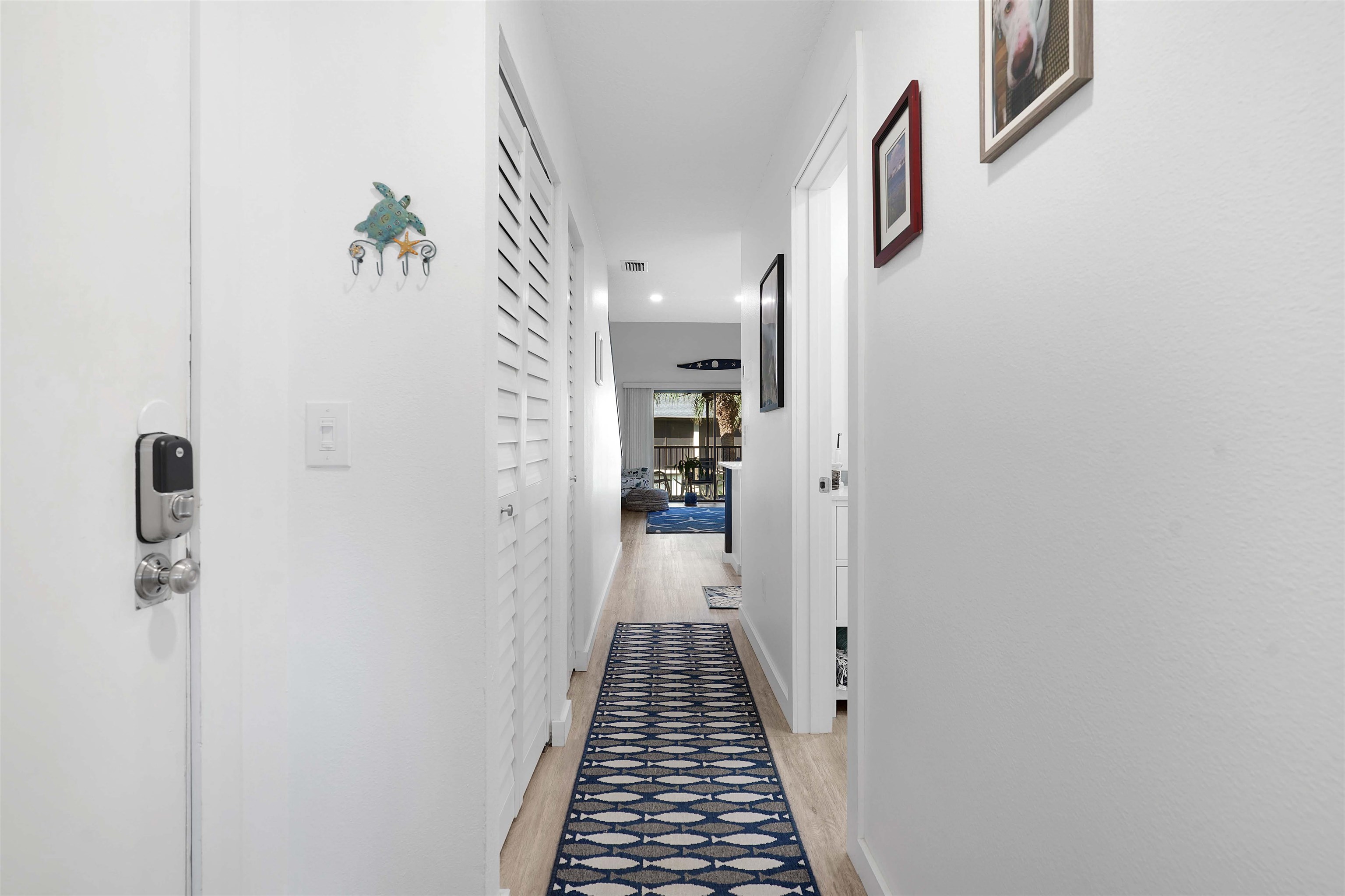 Image 18 of 33 For 69 Village Las Palmas Cir