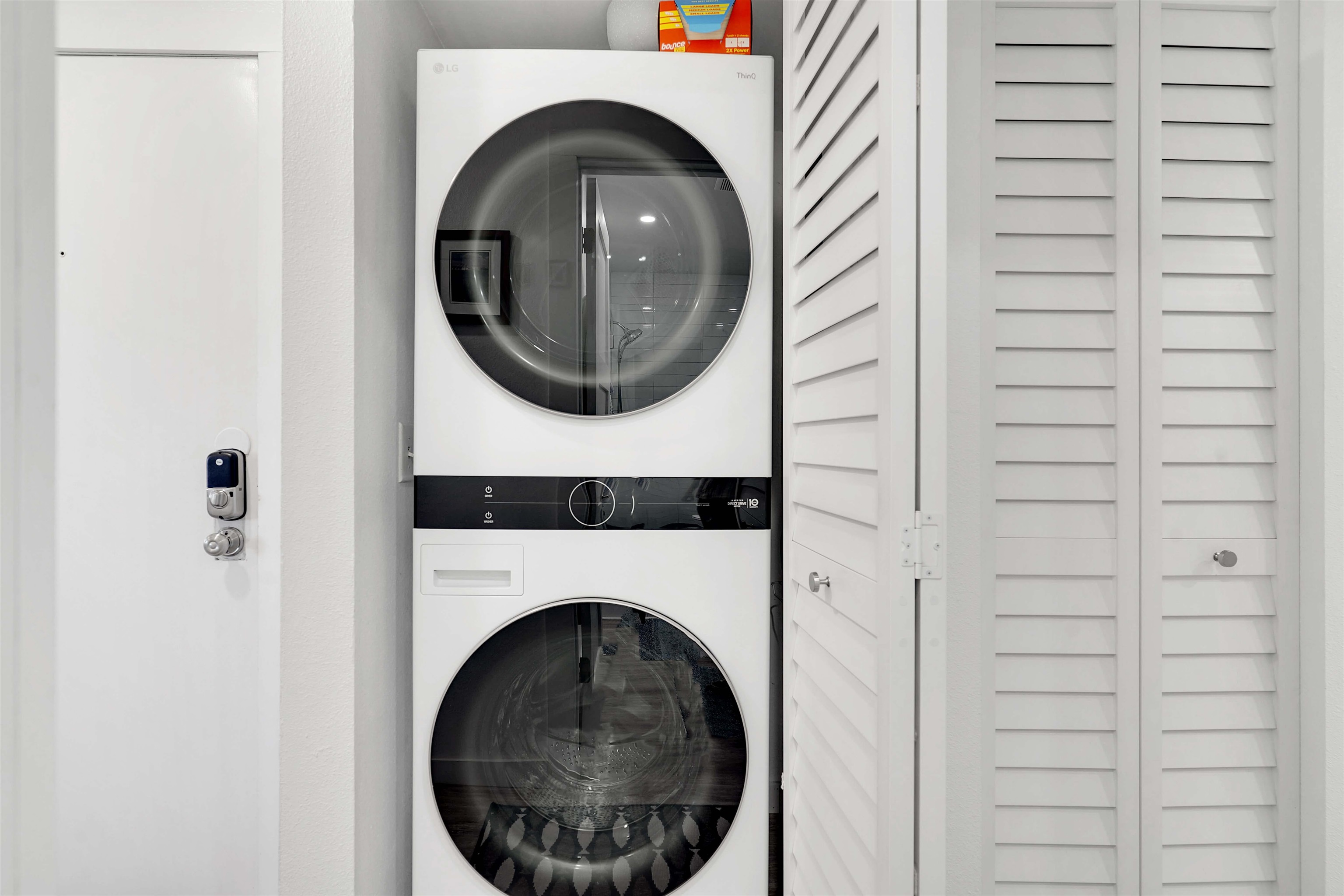 Image 24 of 33 For 69 Village Las Palmas Cir