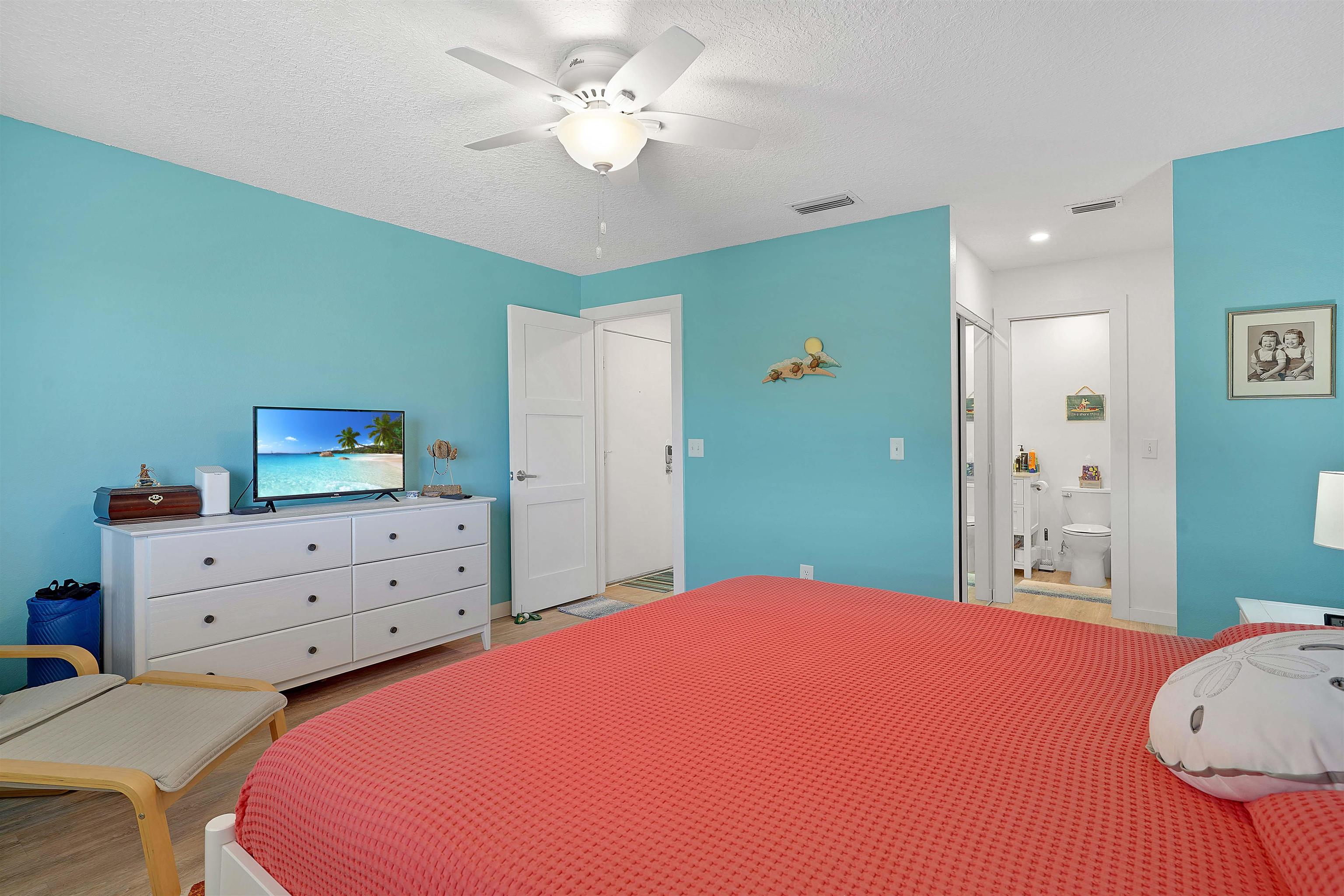 Image 6 of 33 For 69 Village Las Palmas Cir