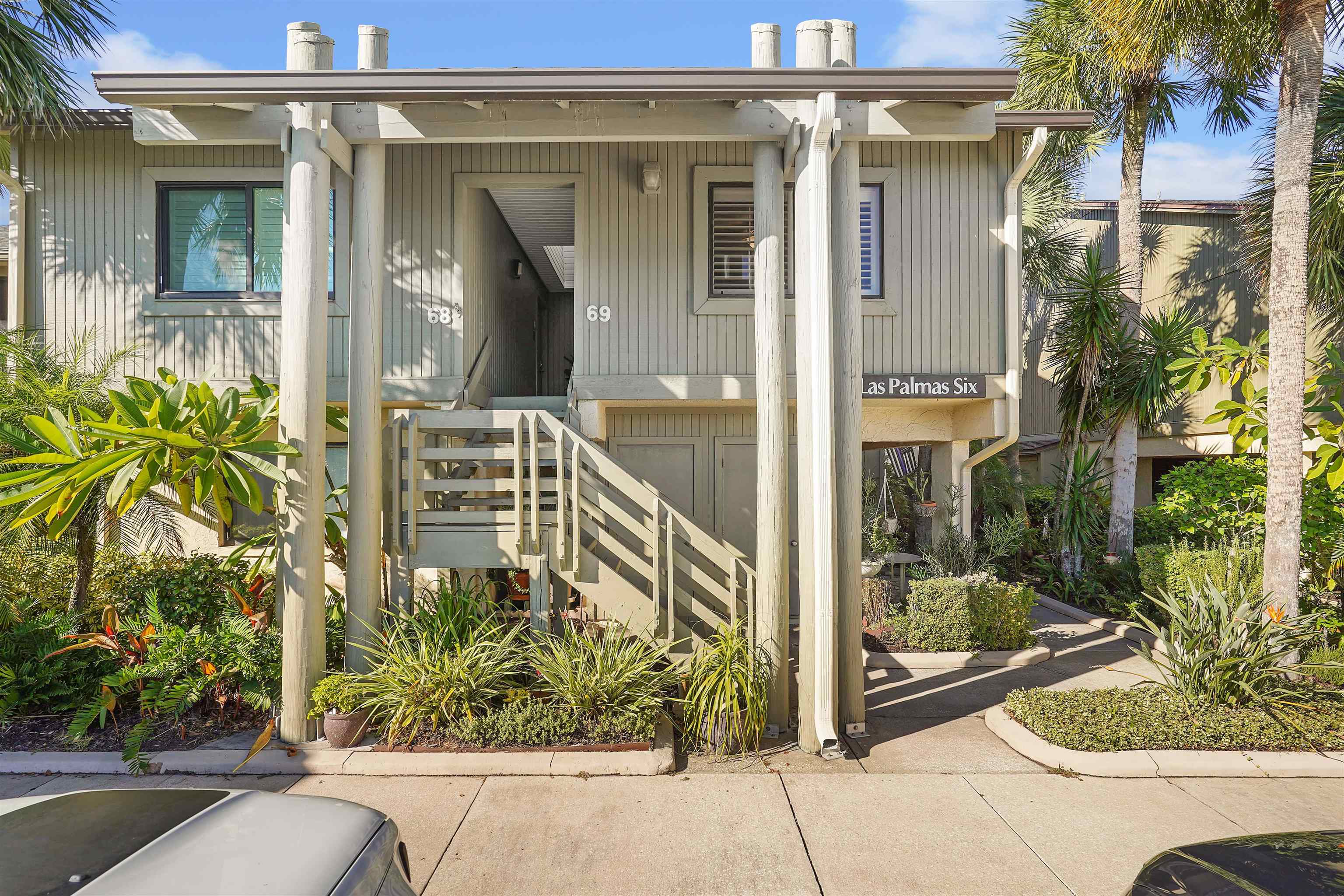 Image 7 of 33 For 69 Village Las Palmas Cir