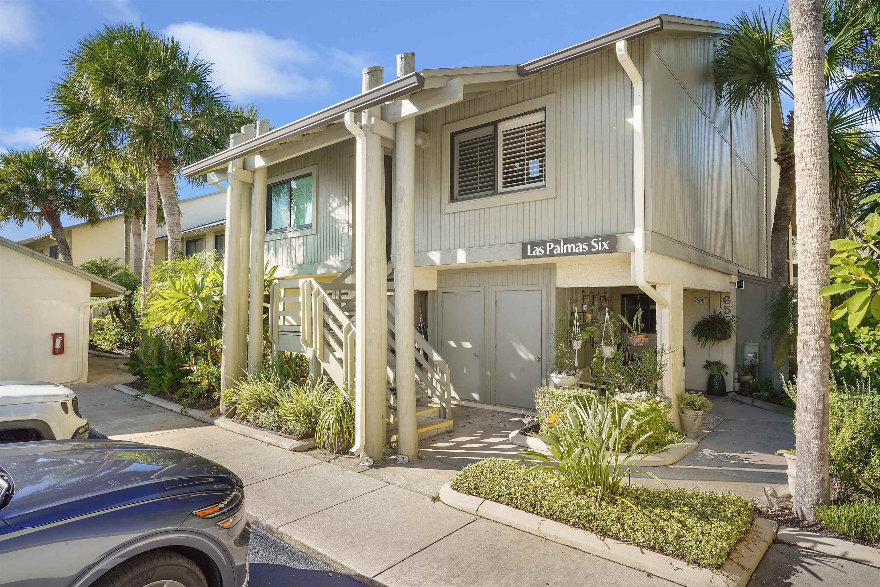 Image 8 of 33 For 69 Village Las Palmas Cir