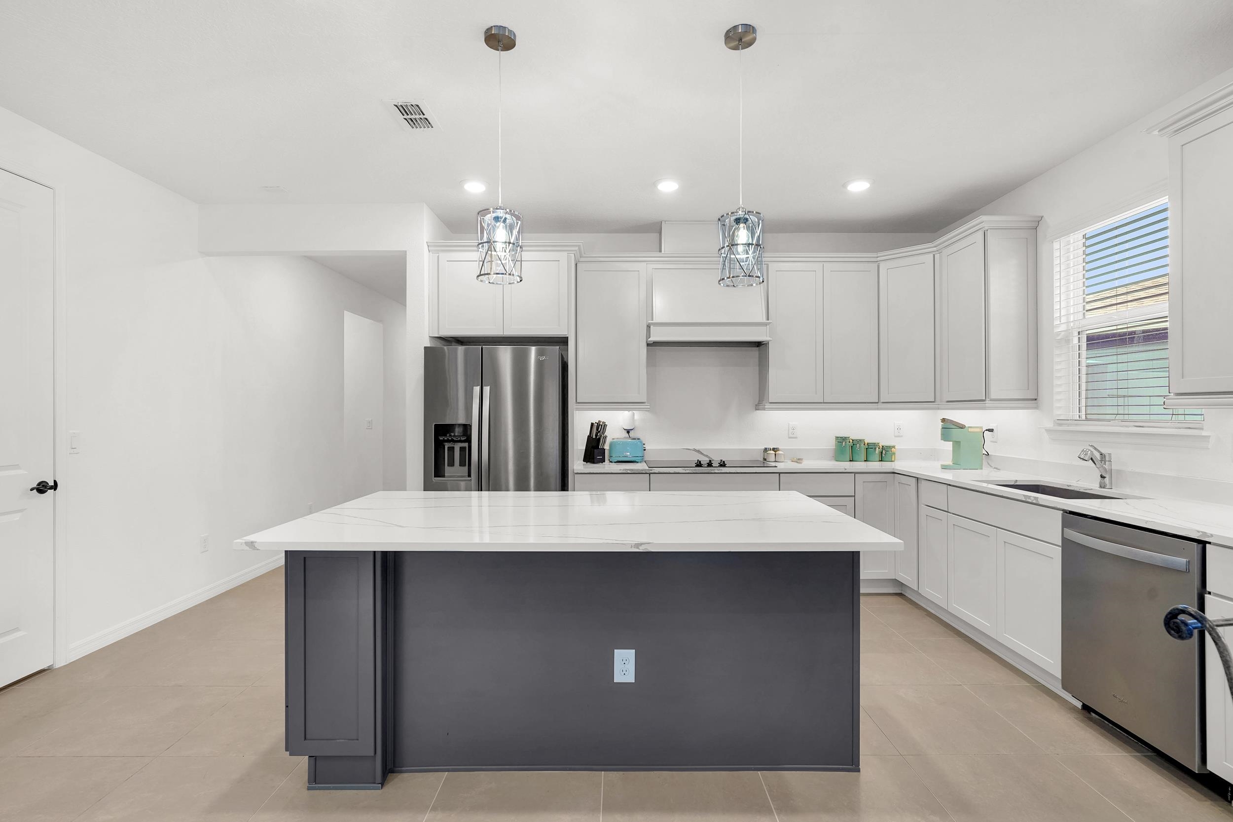 Image 10 of 38 For 127 Shell Creek Ct