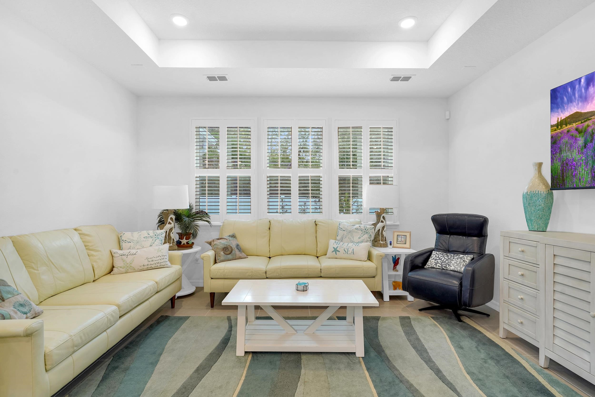 Image 14 of 38 For 127 Shell Creek Ct