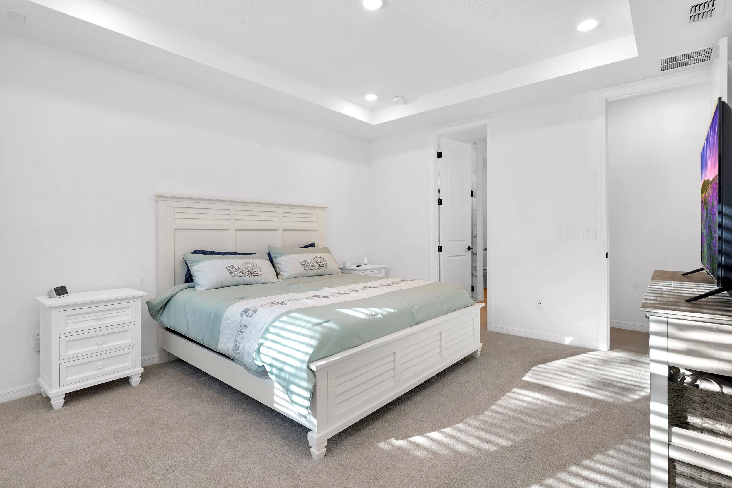 Image 15 of 38 For 127 Shell Creek Ct