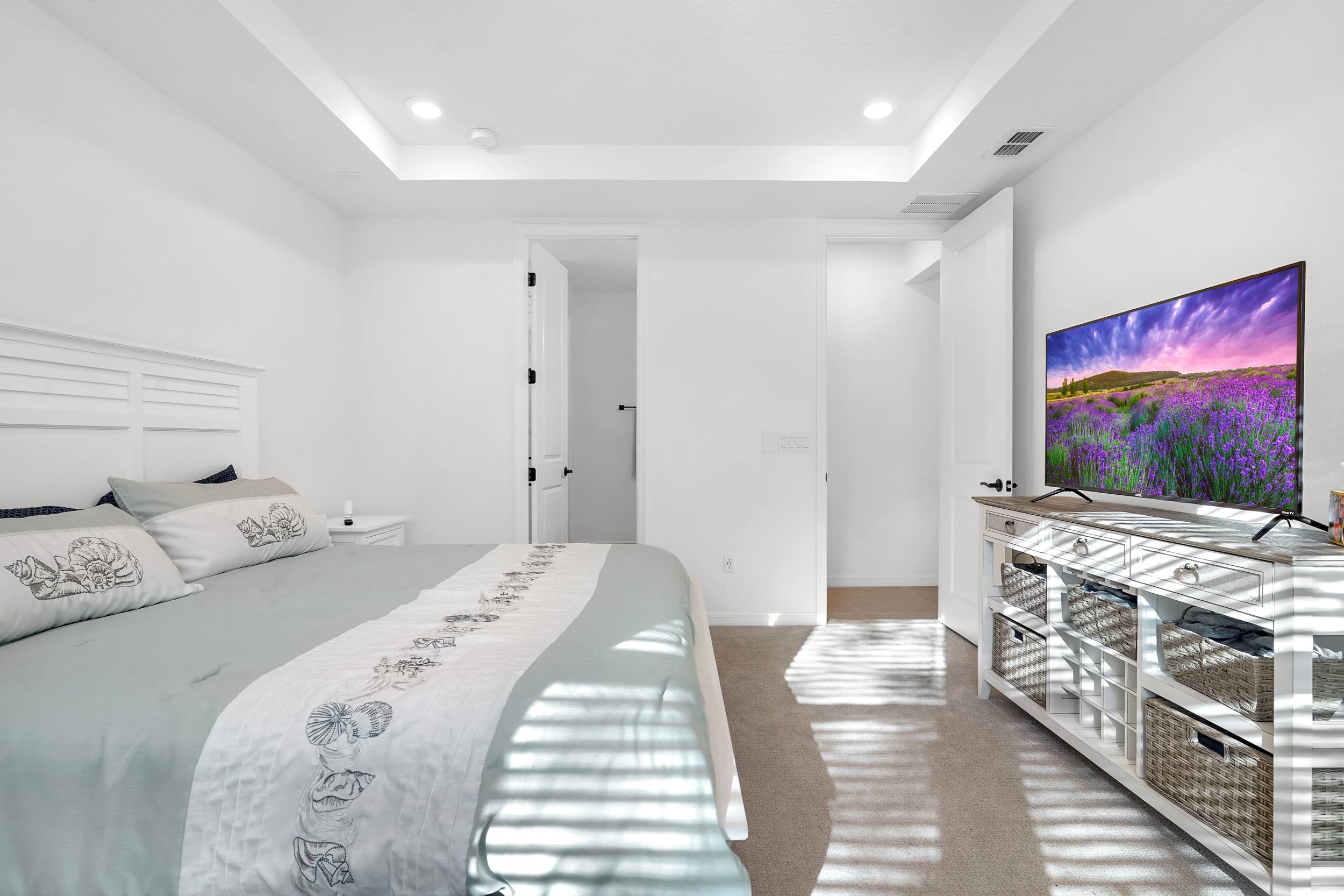 Image 19 of 38 For 127 Shell Creek Ct