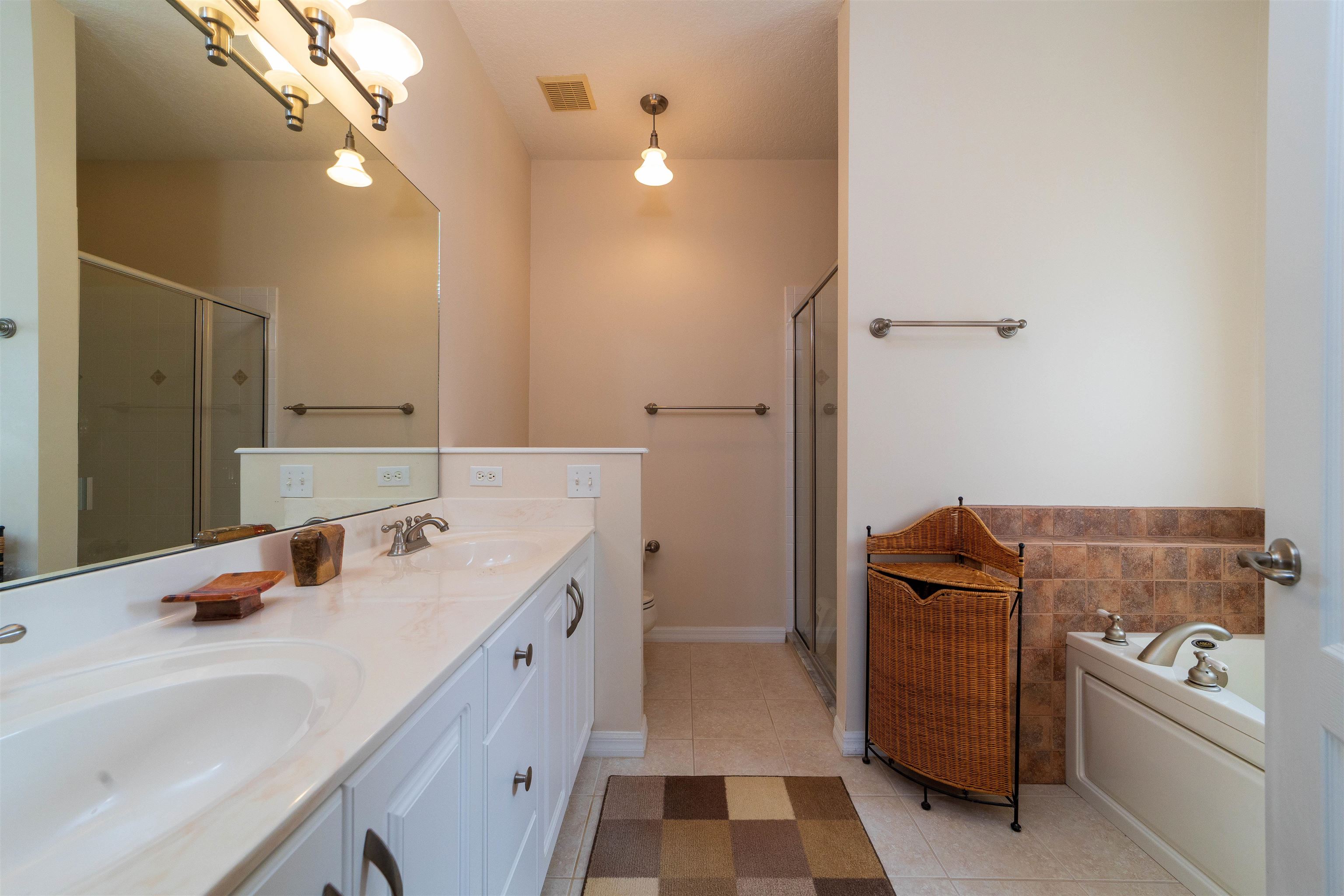 Image 20 of 38 For 101 Caretta Circle