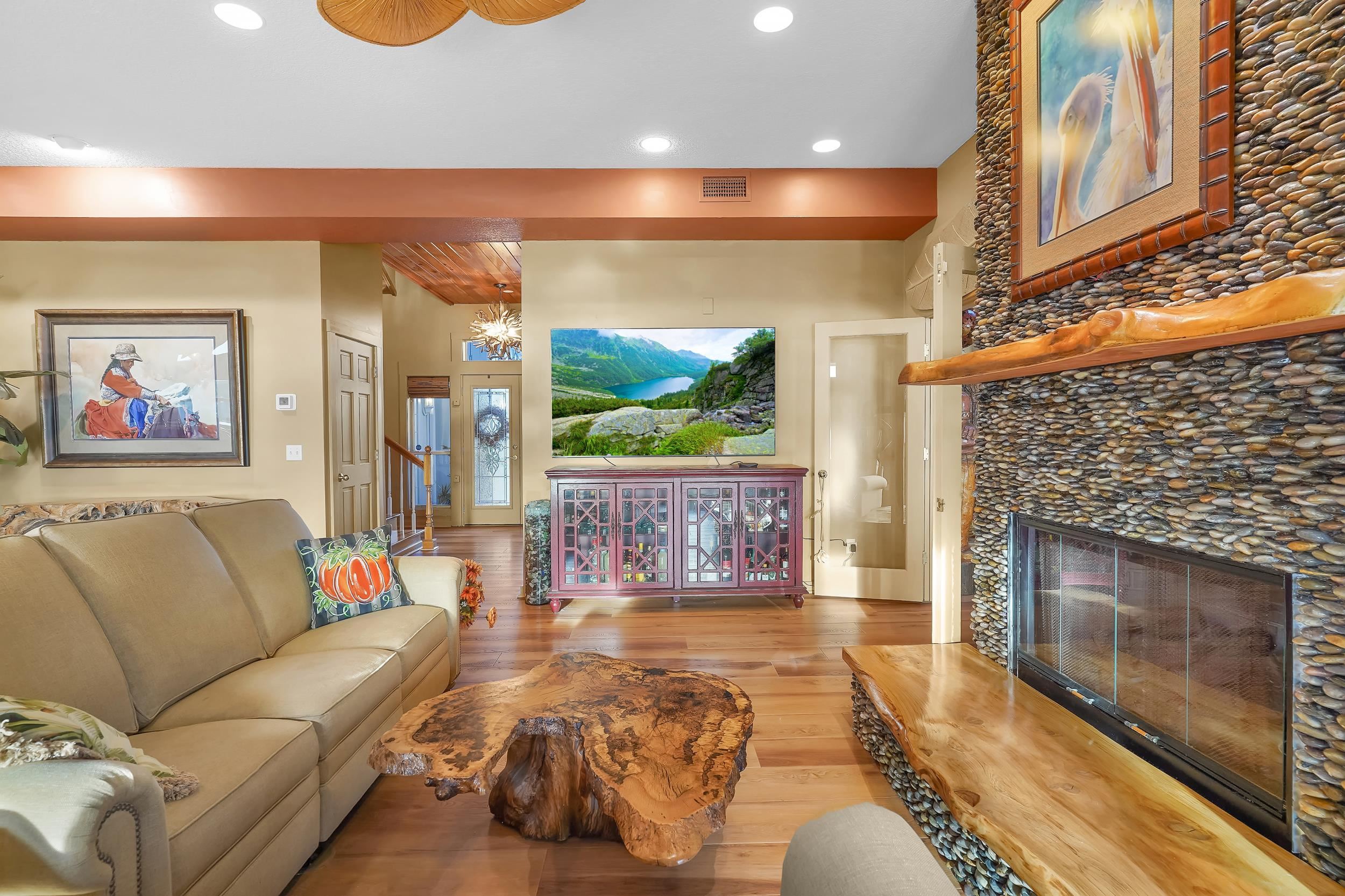 Image 15 of 73 For 9127 June Ln