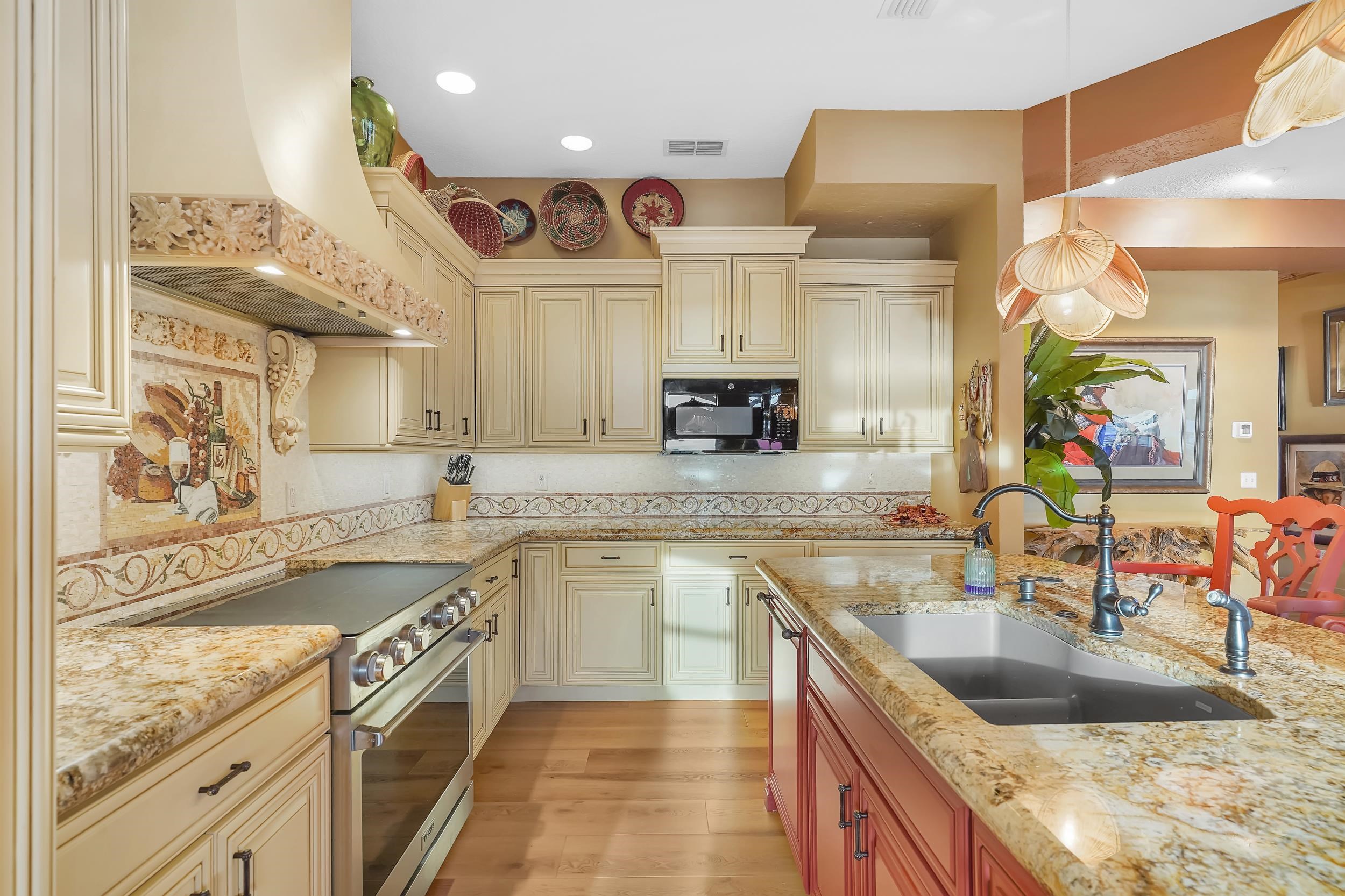 Image 18 of 73 For 9127 June Ln