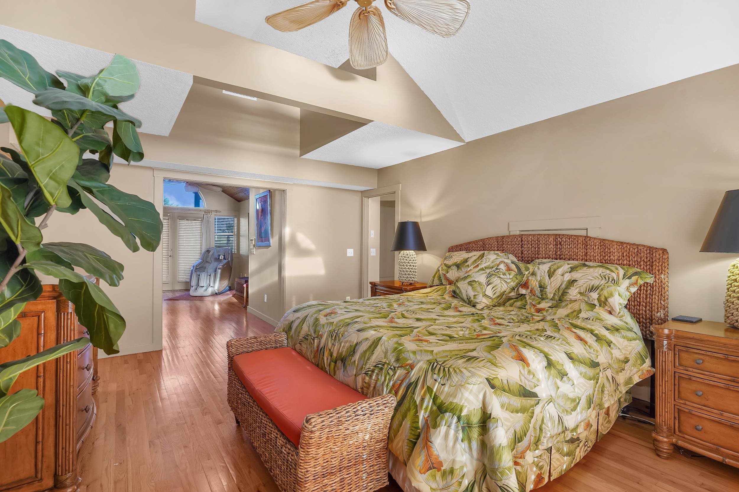 Image 30 of 73 For 9127 June Ln