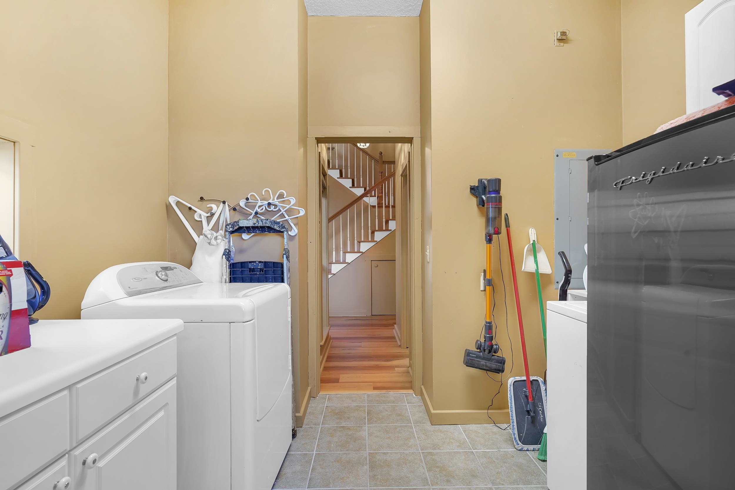 Image 51 of 73 For 9127 June Ln