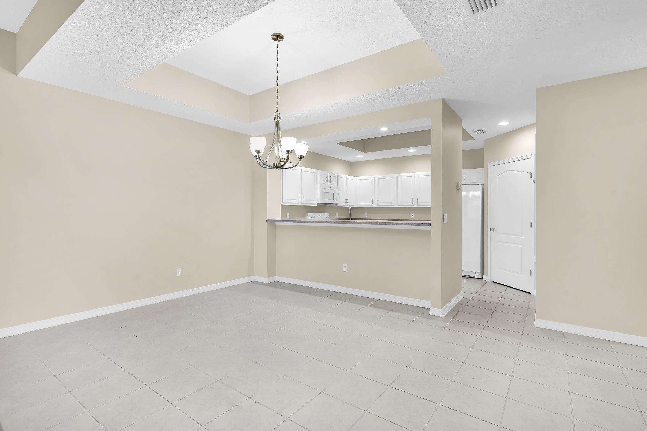 Image 10 of 44 For 1003 Makarios Dr