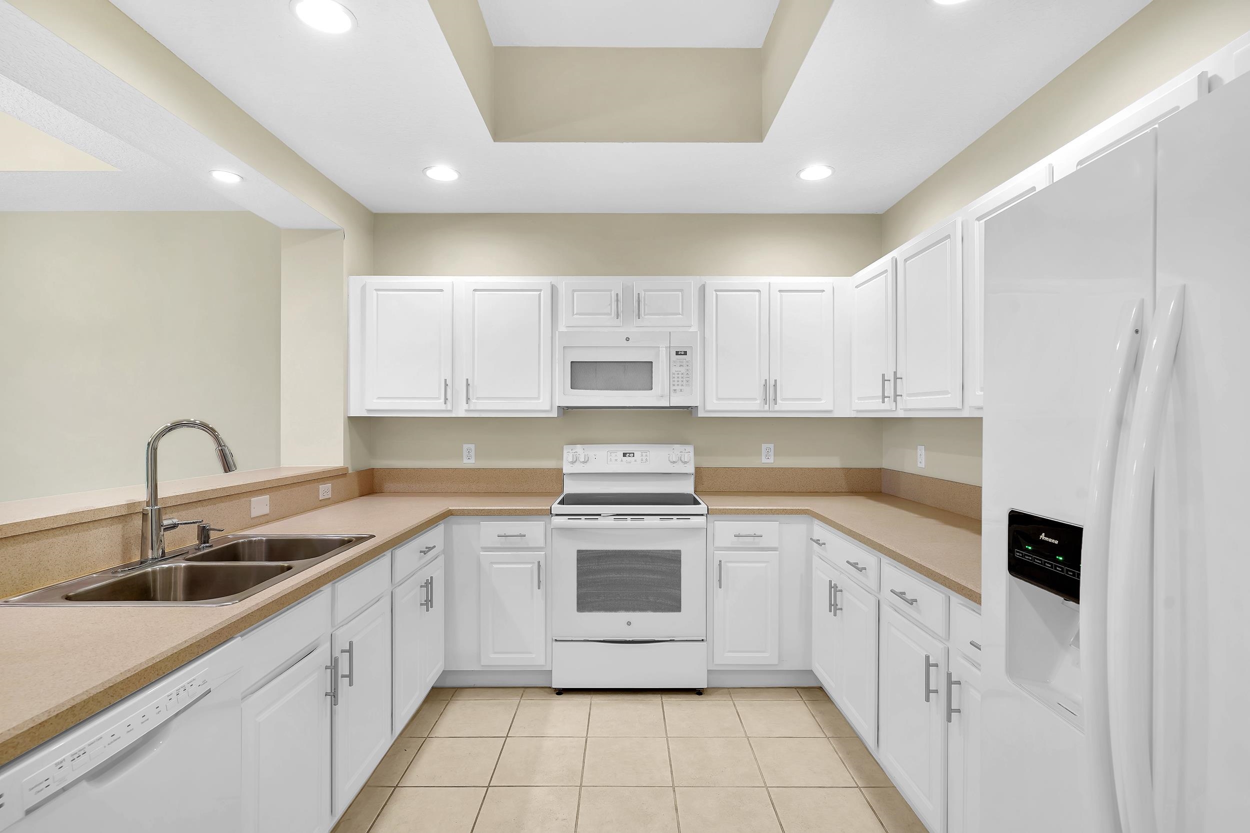 Image 12 of 44 For 1003 Makarios Dr