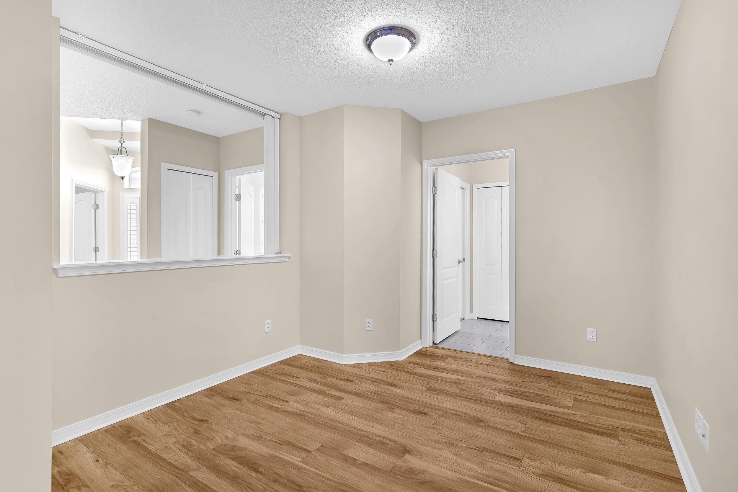 Image 18 of 44 For 1003 Makarios Dr