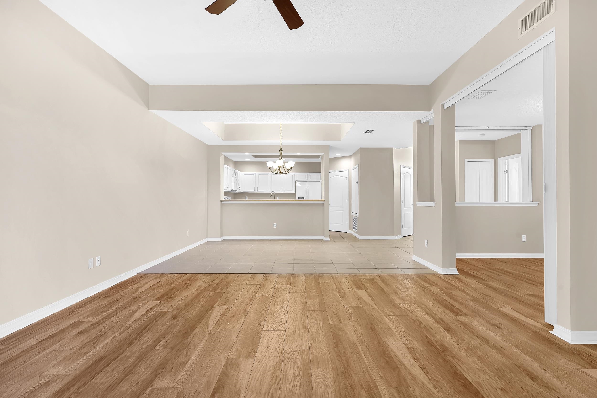 Image 22 of 44 For 1003 Makarios Dr