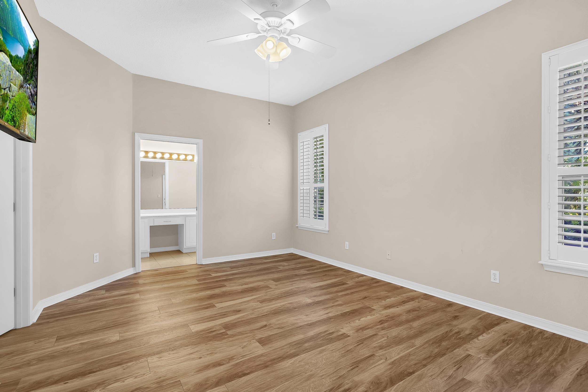 Image 23 of 44 For 1003 Makarios Dr