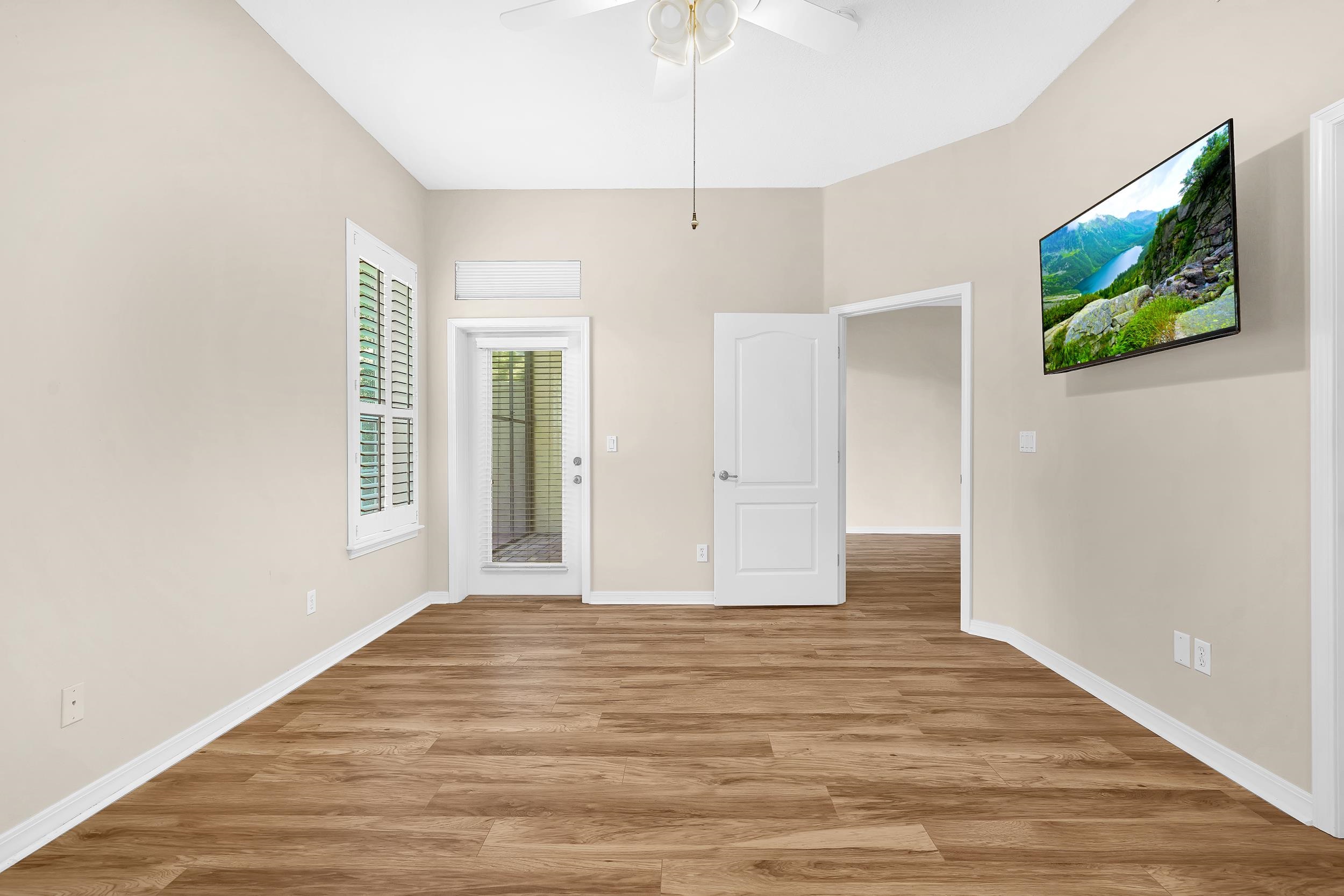 Image 25 of 44 For 1003 Makarios Dr