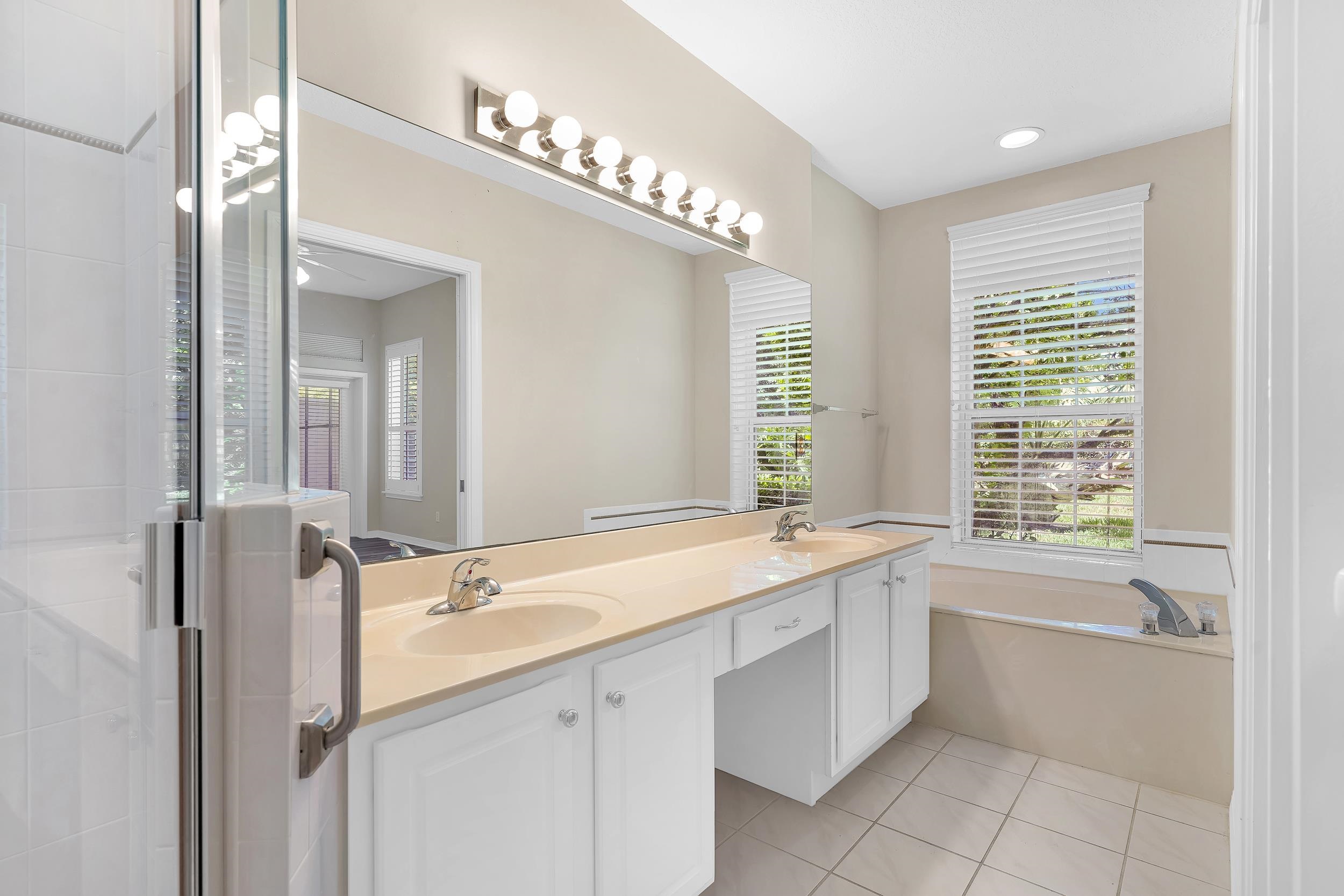 Image 26 of 44 For 1003 Makarios Dr