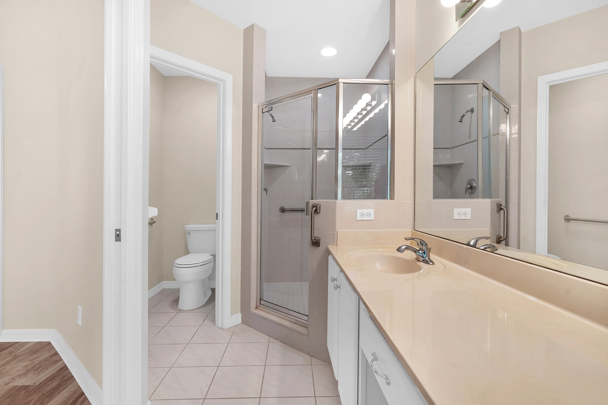 Image 27 of 44 For 1003 Makarios Dr