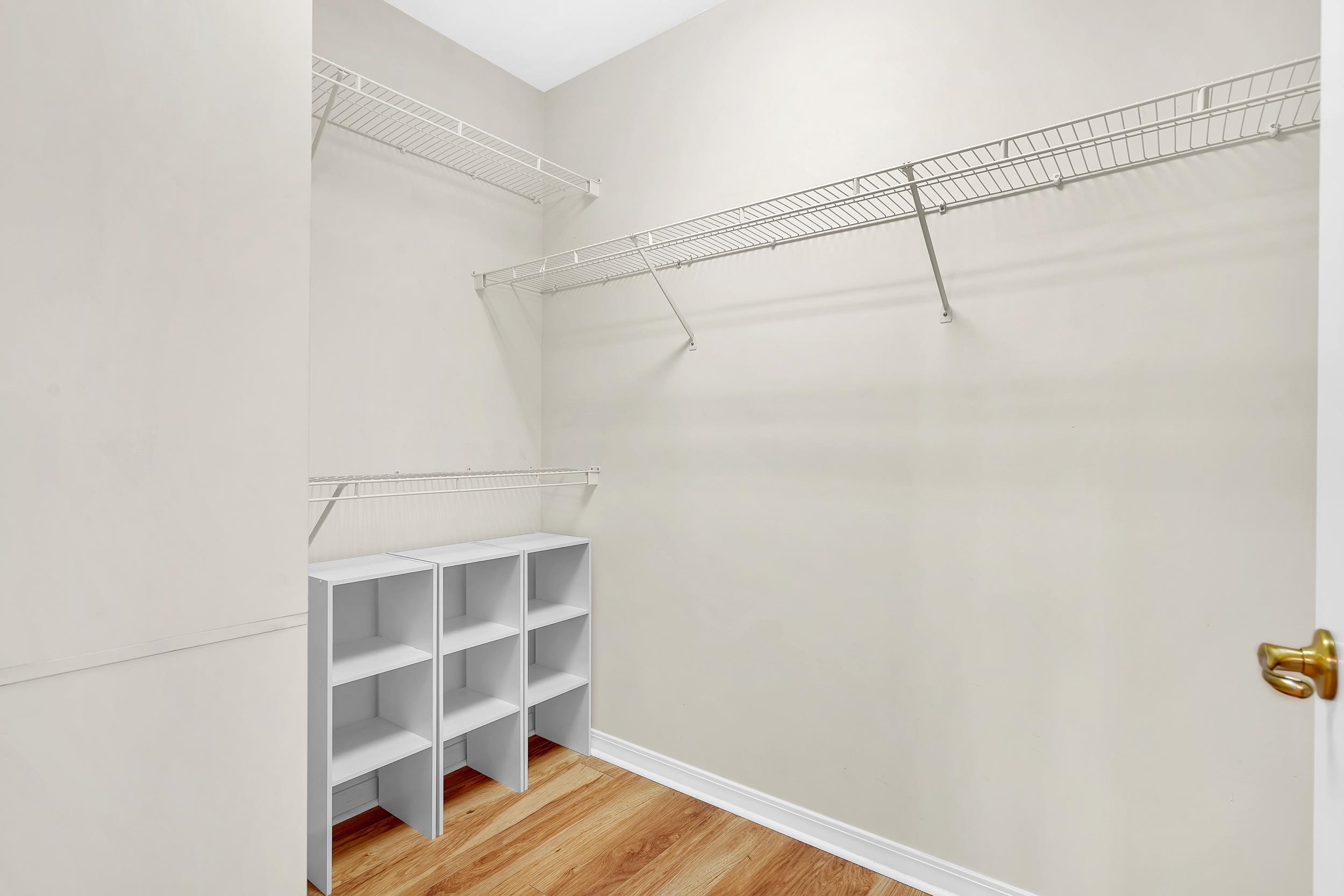 Image 28 of 44 For 1003 Makarios Dr