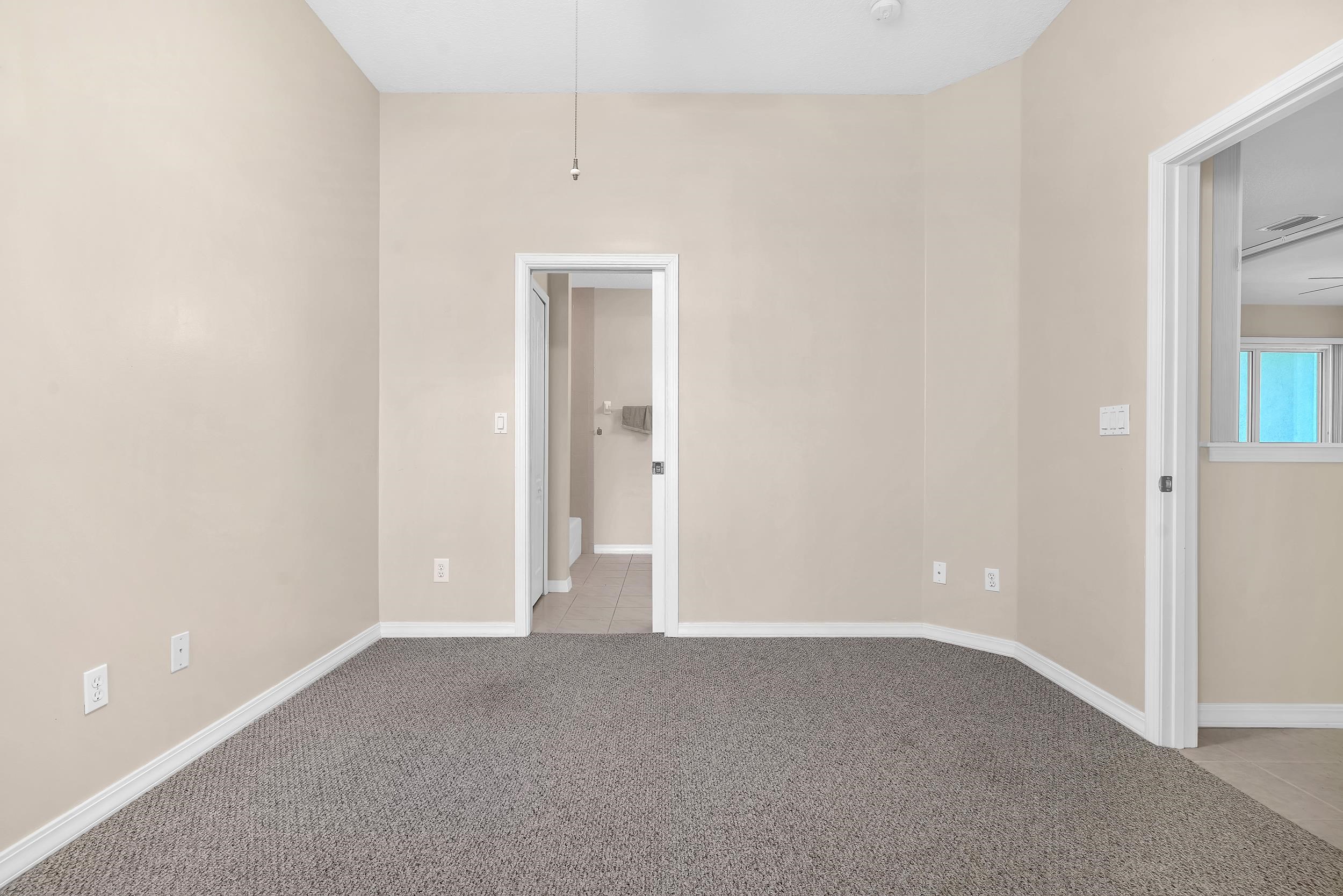 Image 31 of 44 For 1003 Makarios Dr