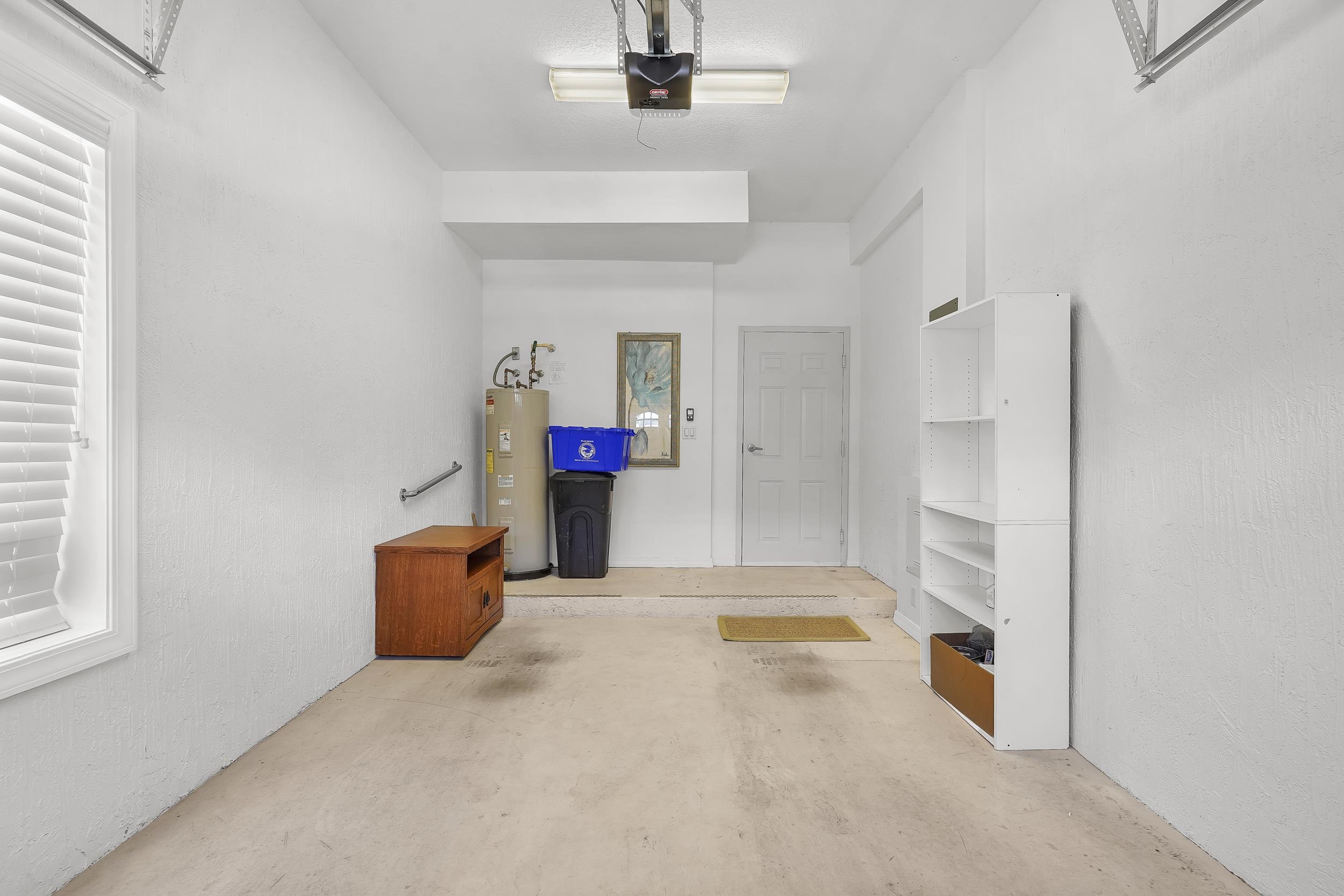 Image 37 of 44 For 1003 Makarios Dr