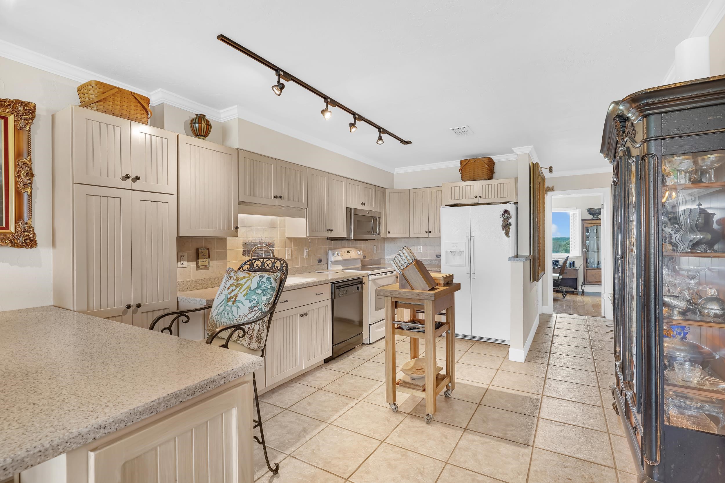 Image 11 of 39 For 3385 Coastal Hwy  1