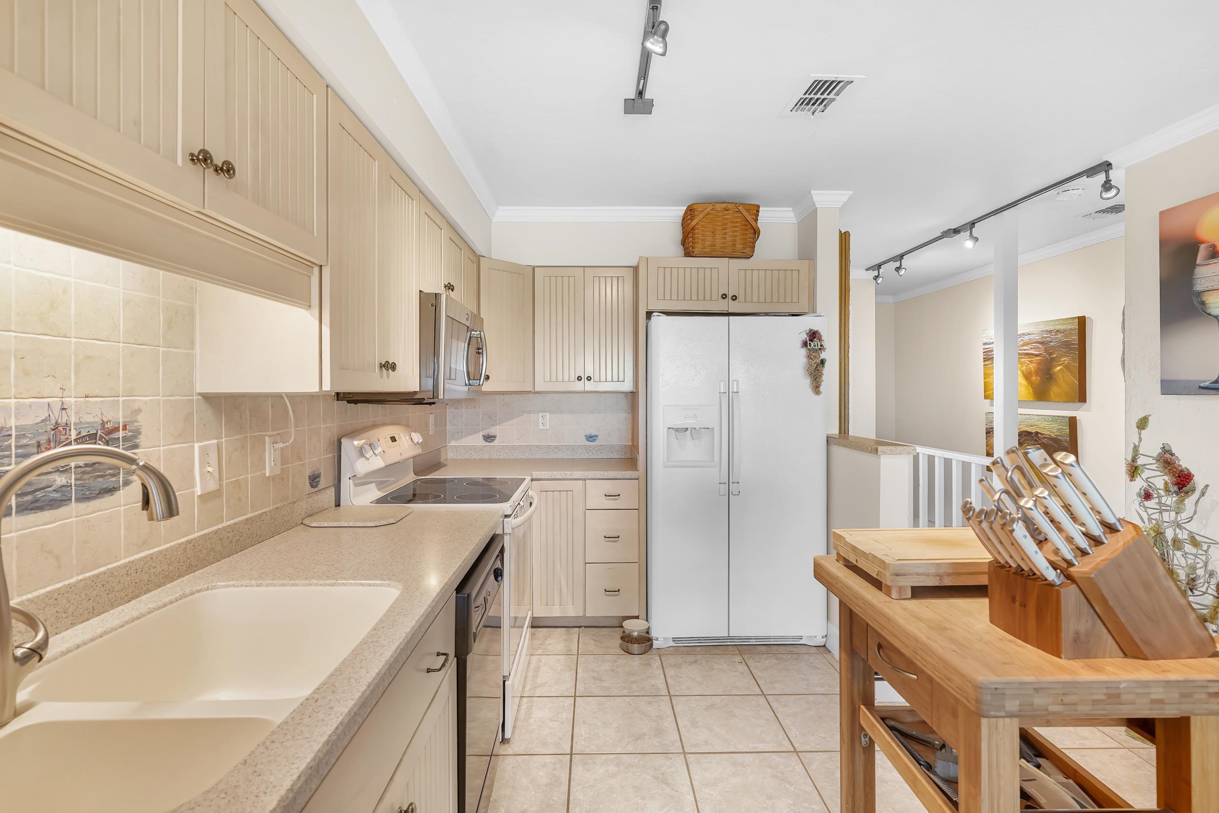 Image 13 of 39 For 3385 Coastal Hwy  1