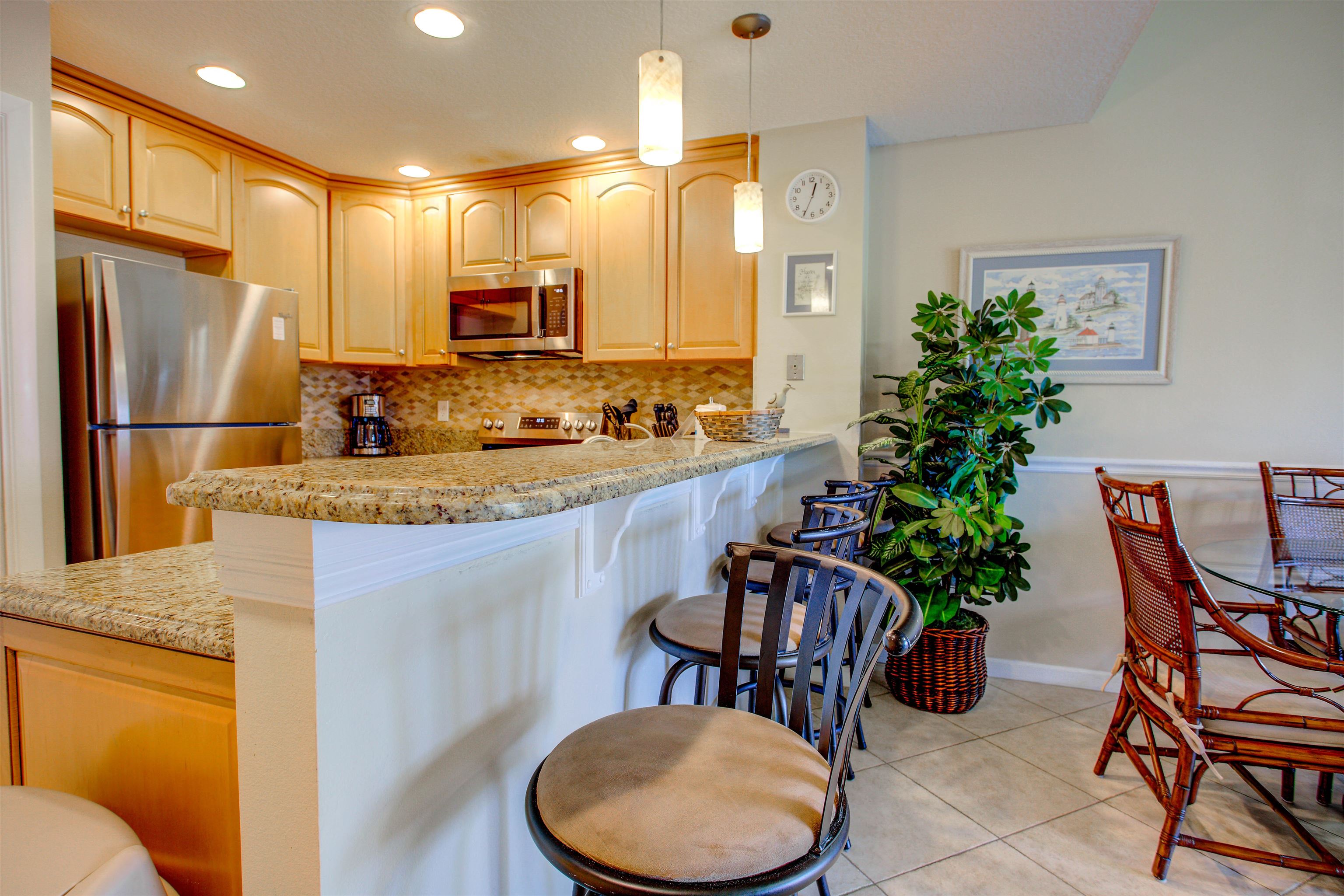 Image 10 of 50 For 27 Village Del Lago Cir