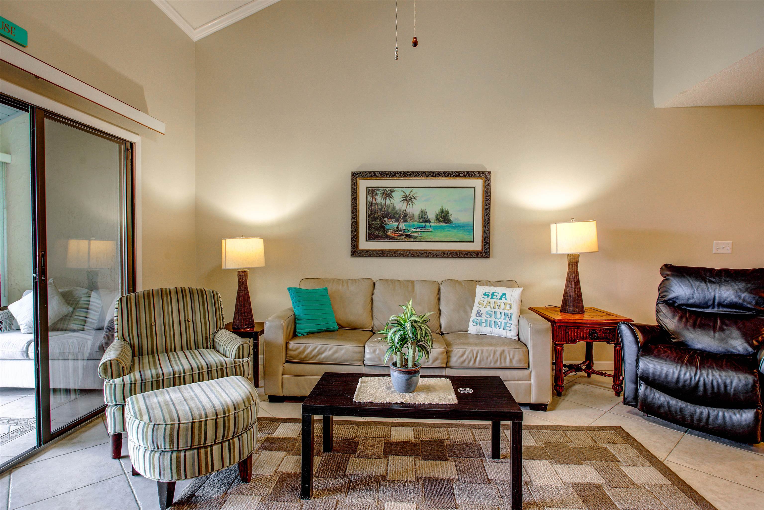 Image 13 of 50 For 27 Village Del Lago Cir