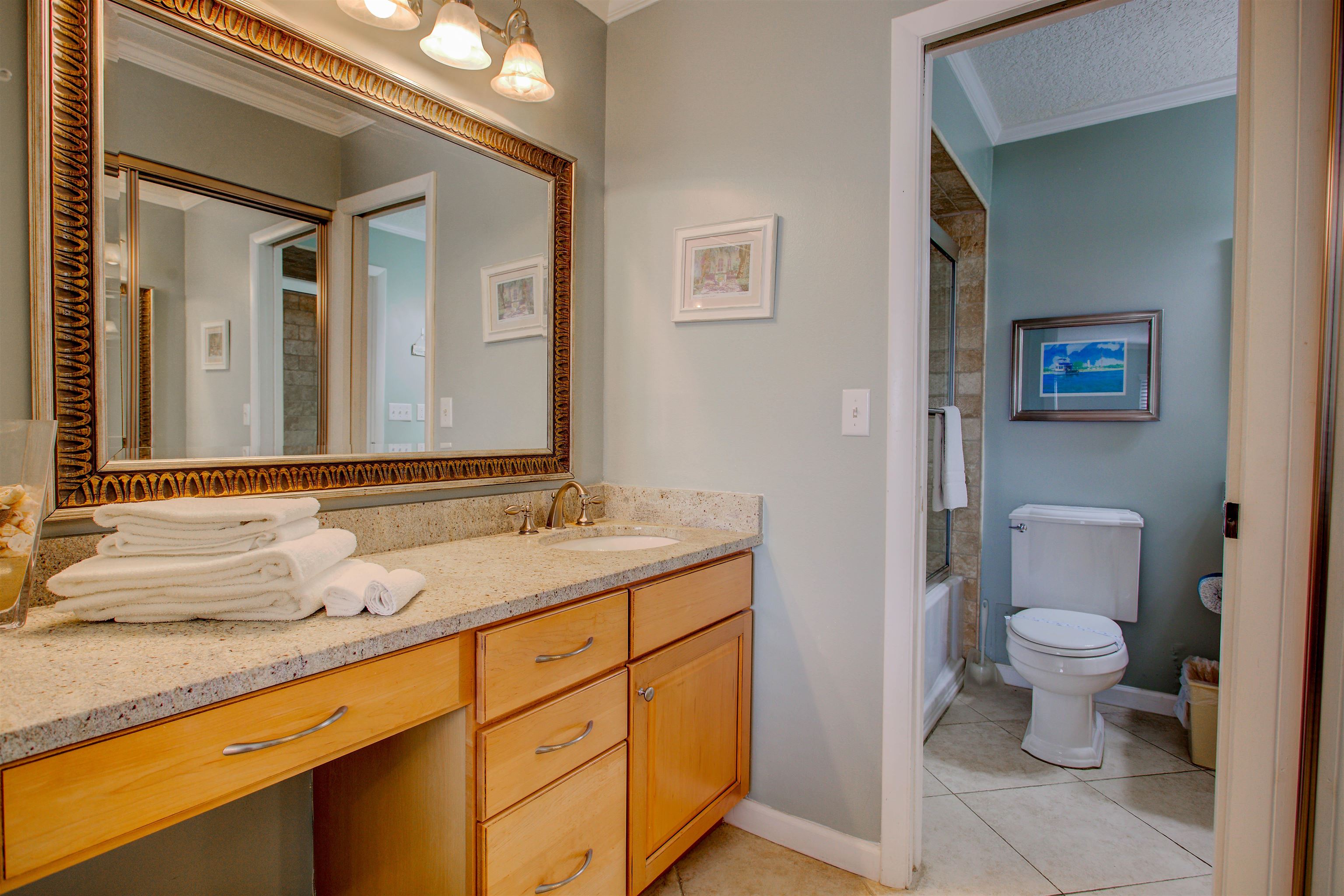 Image 26 of 50 For 27 Village Del Lago Cir