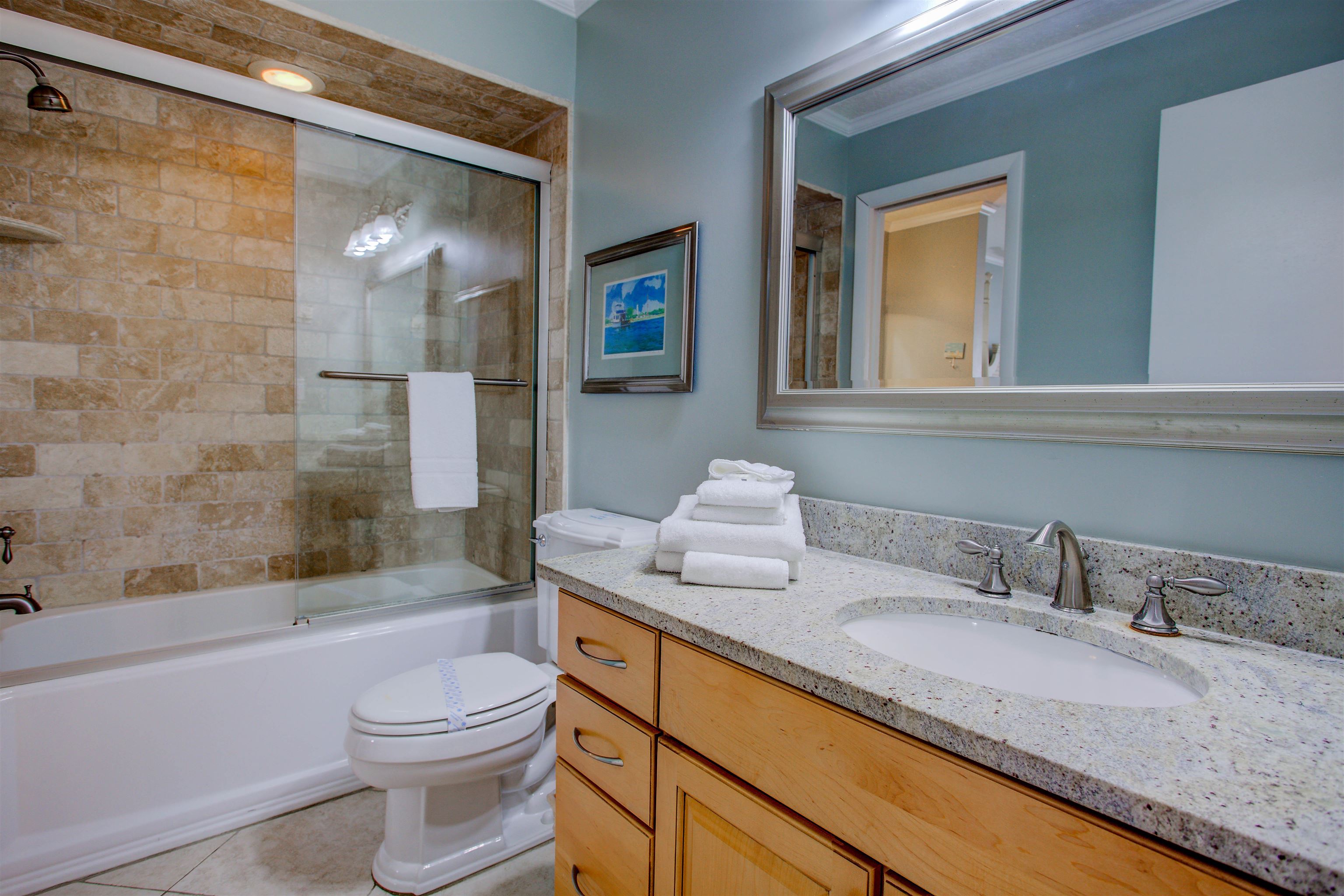 Image 31 of 50 For 27 Village Del Lago Cir