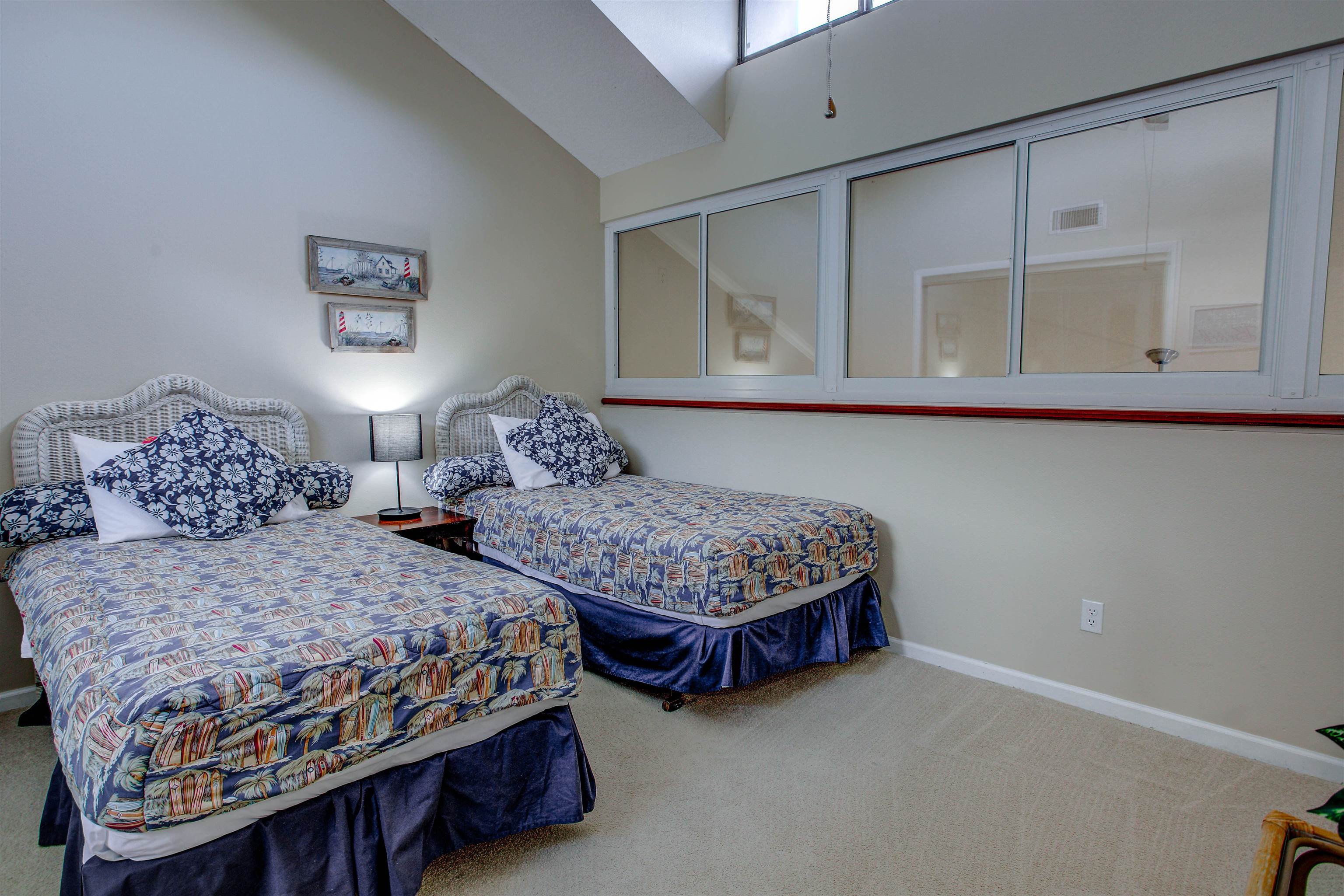 Image 34 of 50 For 27 Village Del Lago Cir