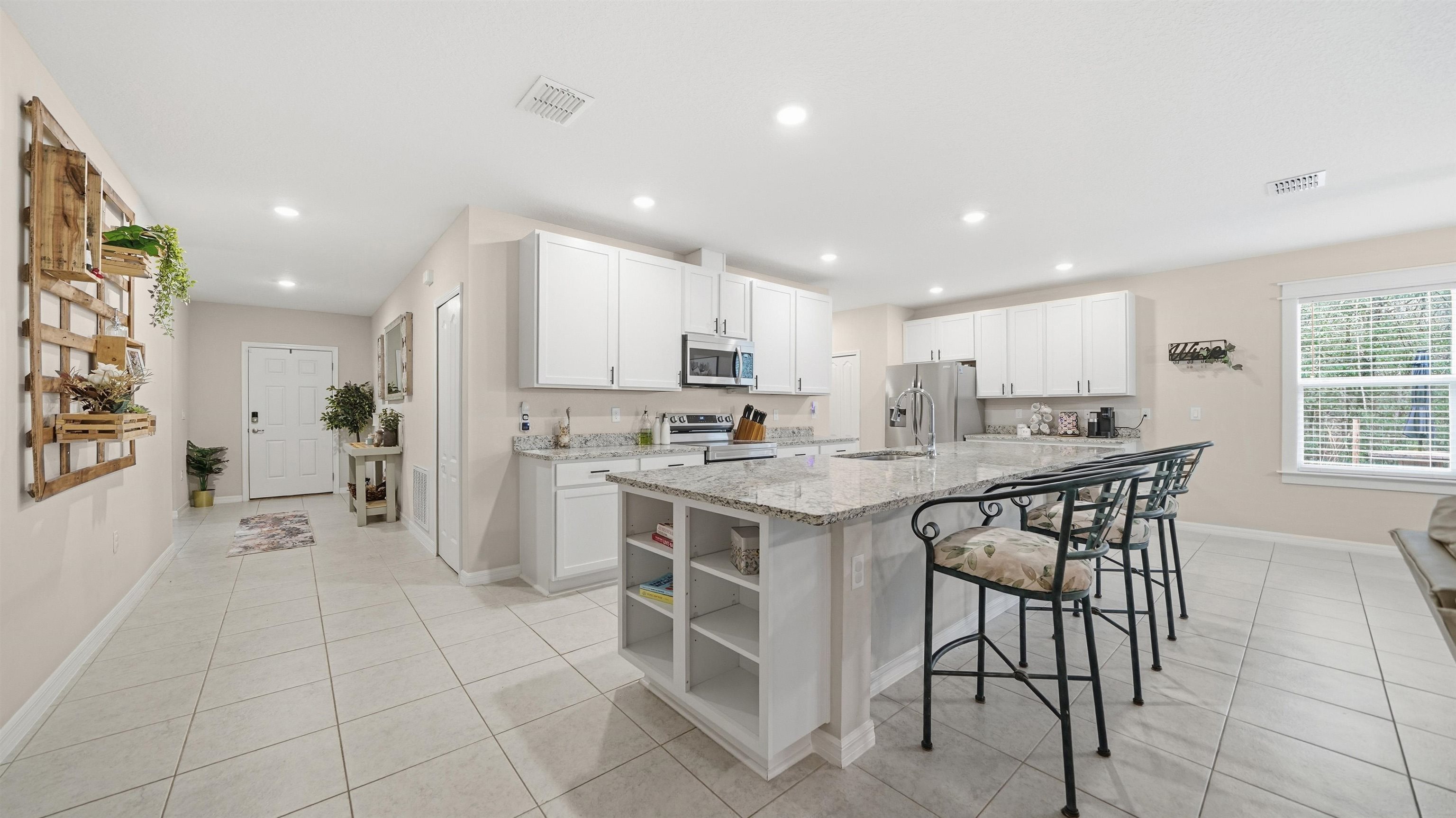 Image 4 of 53 For 4555 Alvin St