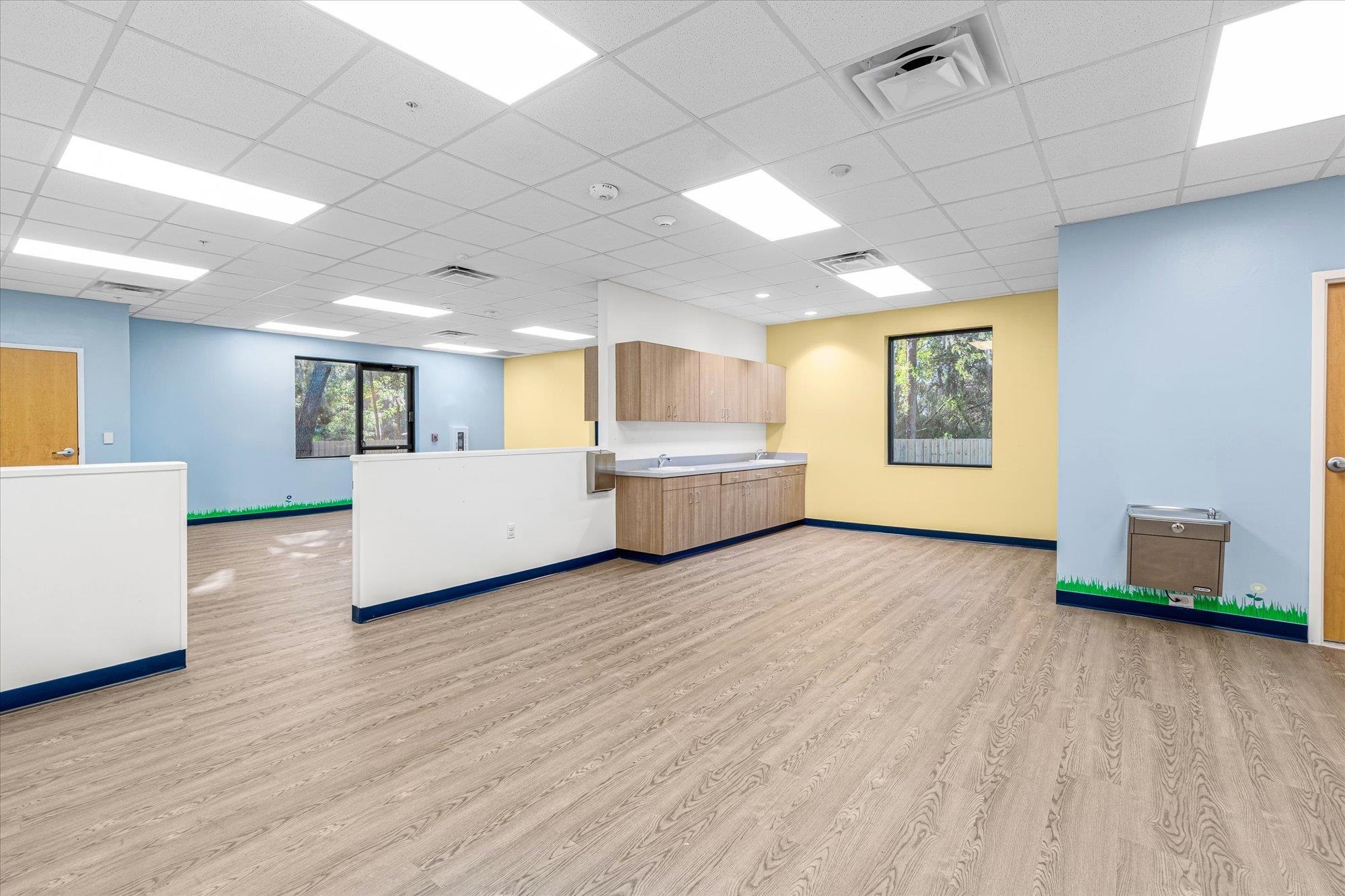 Image 15 of 65 For 481 Shores Blvd.