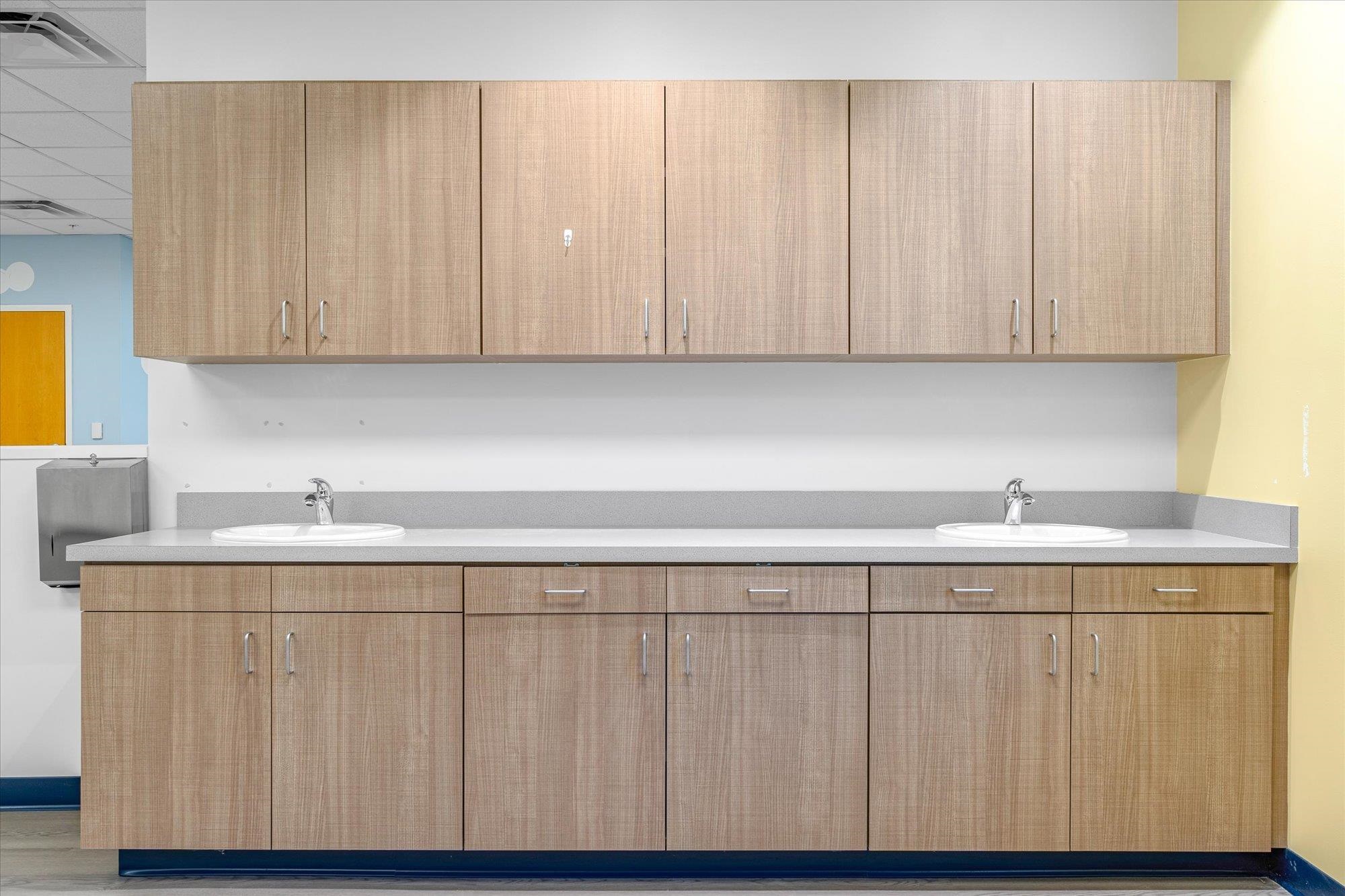 Image 20 of 65 For 481 Shores Blvd.