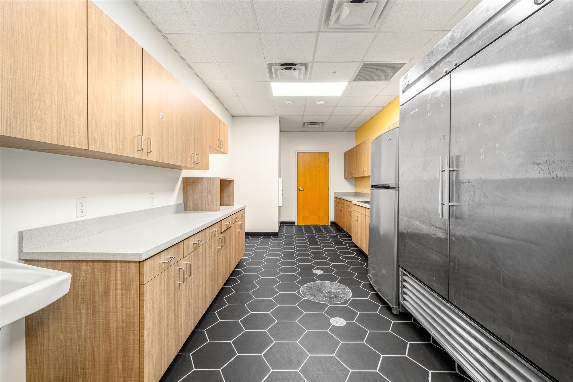 Image 24 of 65 For 481 Shores Blvd.