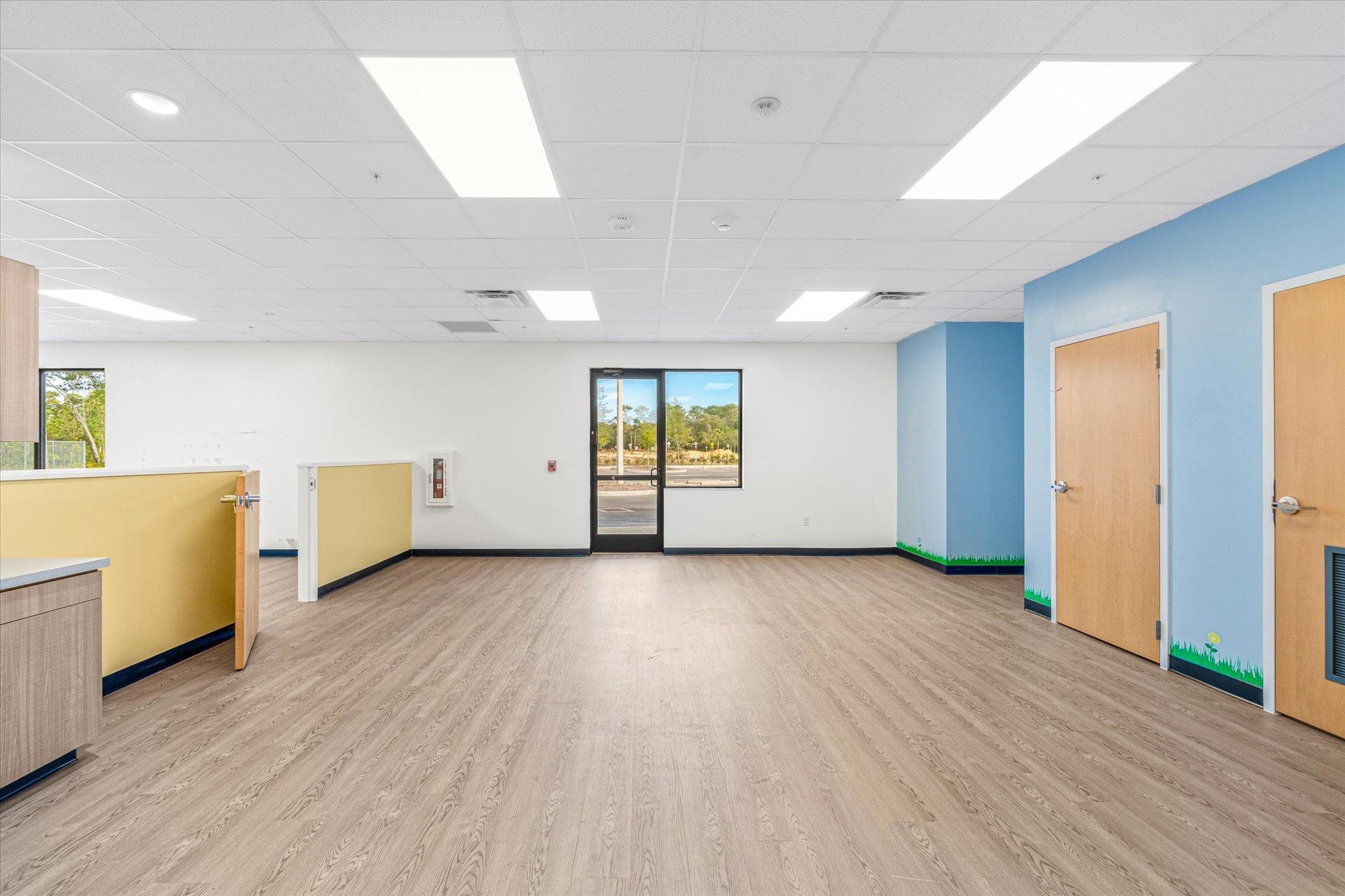 Image 27 of 65 For 481 Shores Blvd.