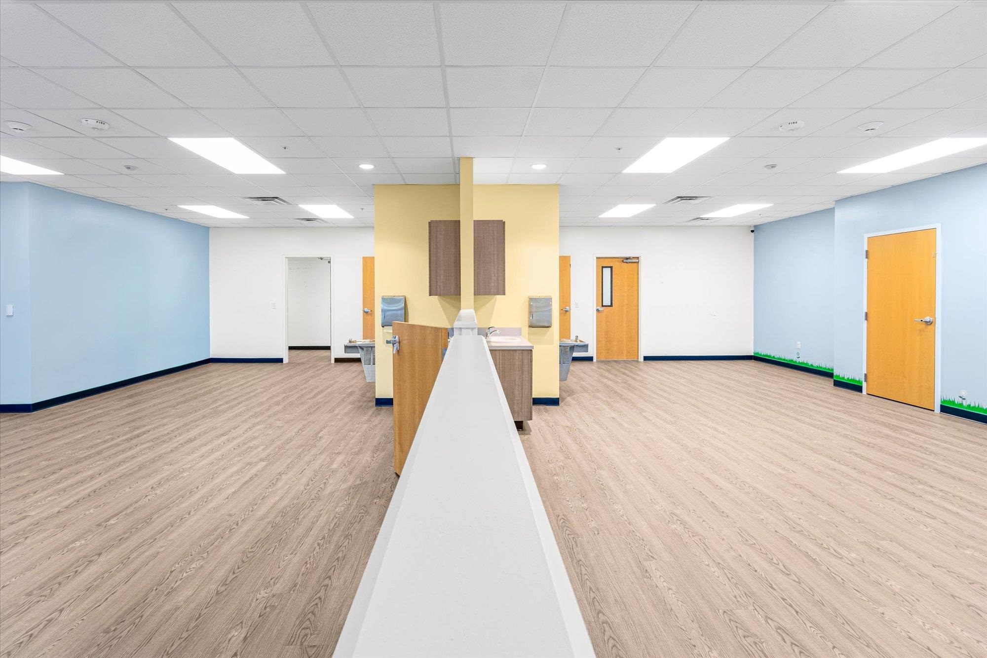 Image 28 of 65 For 481 Shores Blvd.