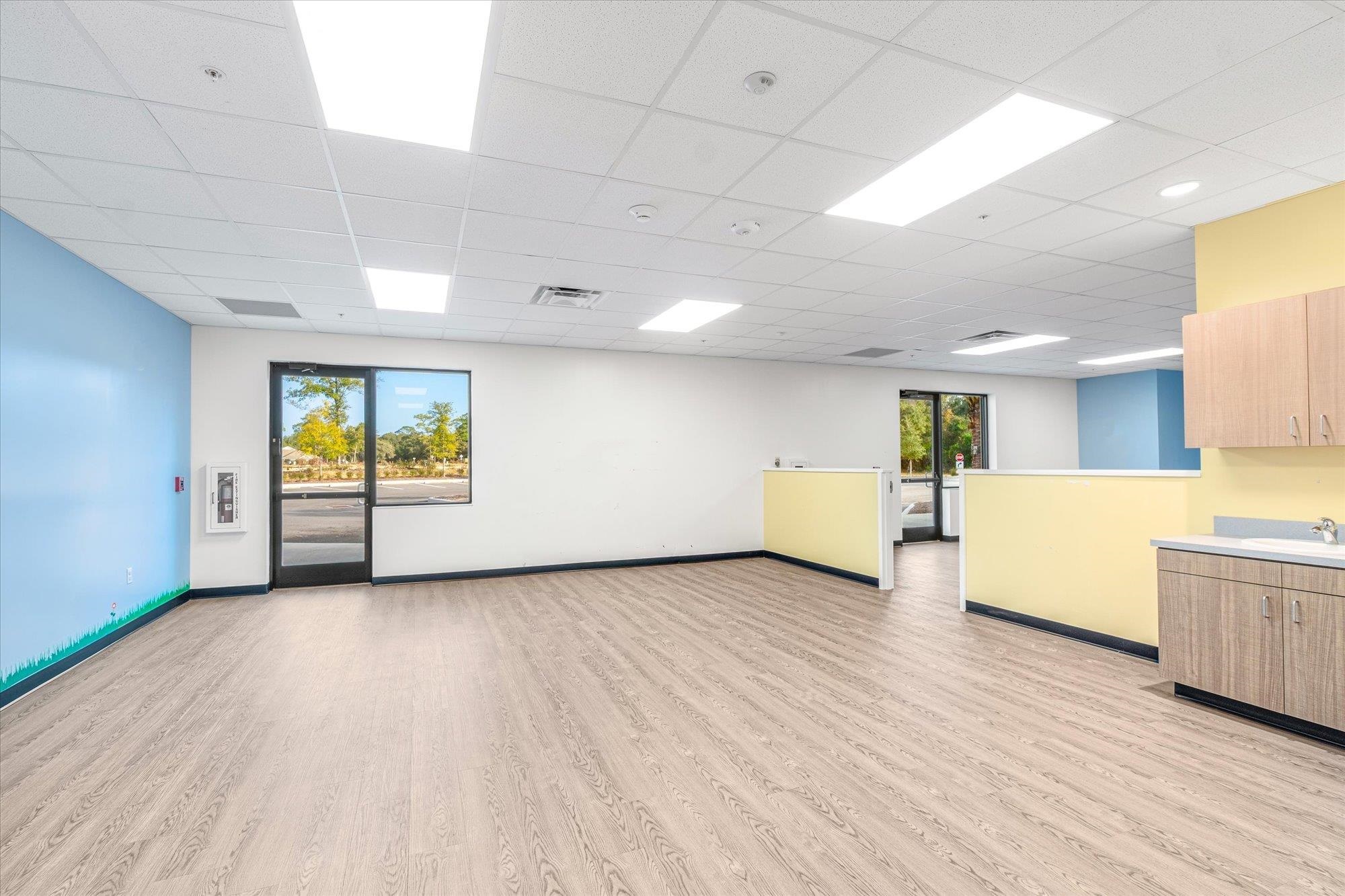 Image 29 of 65 For 481 Shores Blvd.