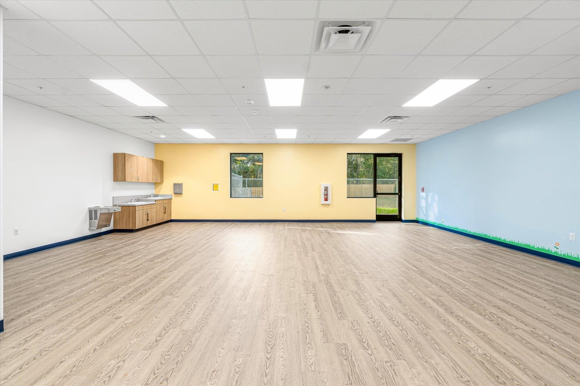 Image 31 of 65 For 481 Shores Blvd.