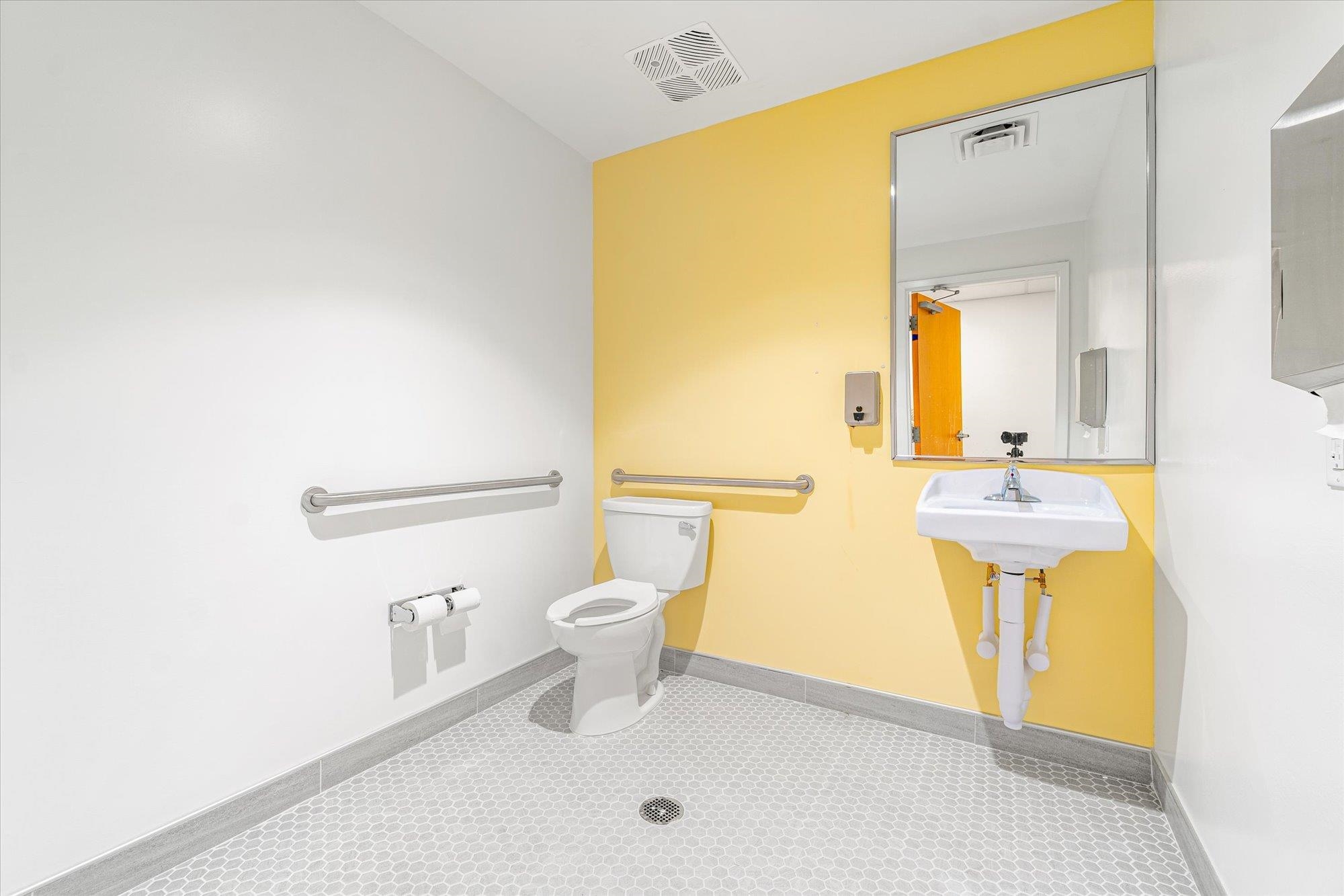 Image 35 of 65 For 481 Shores Blvd.