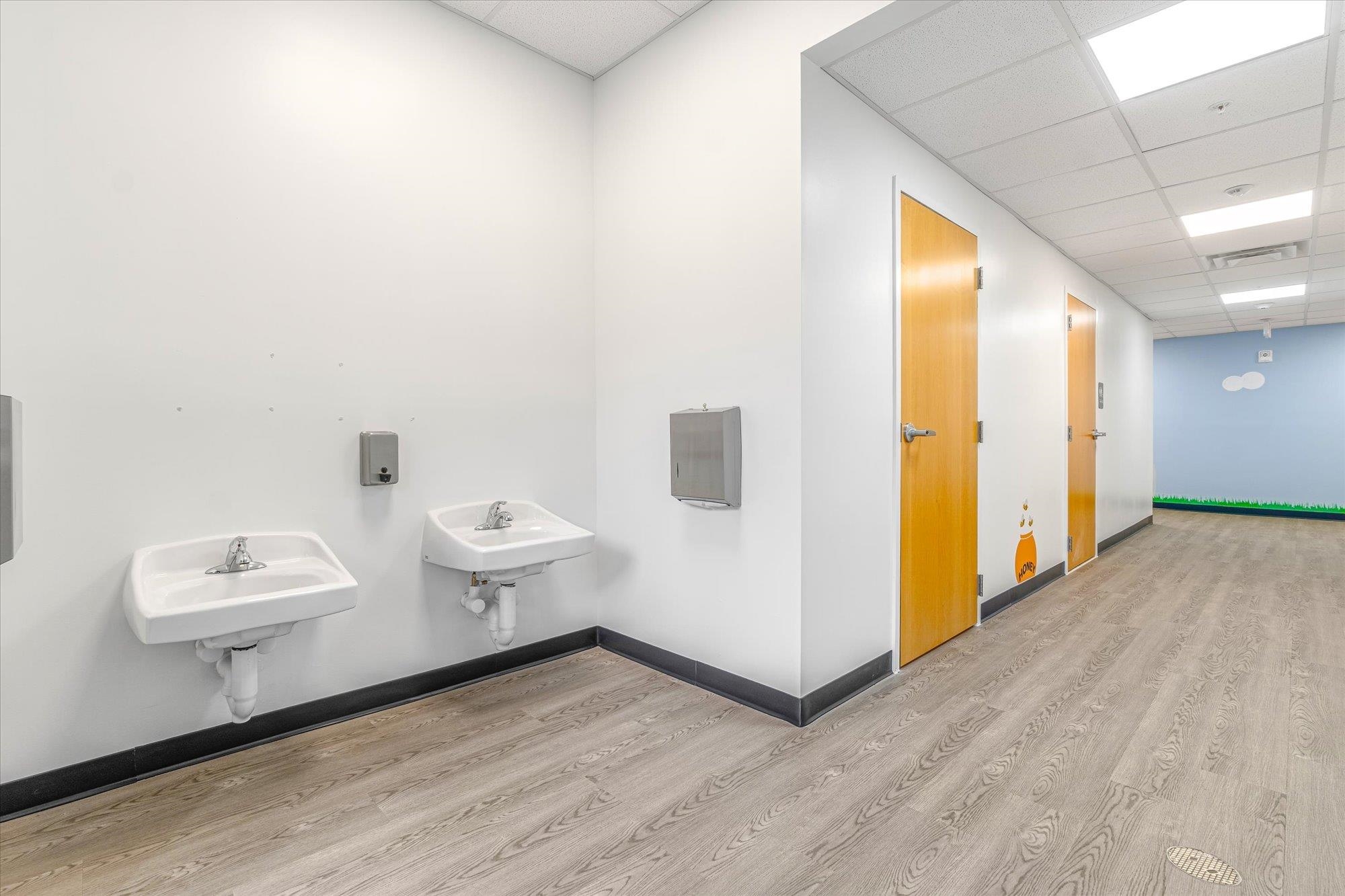 Image 36 of 65 For 481 Shores Blvd.