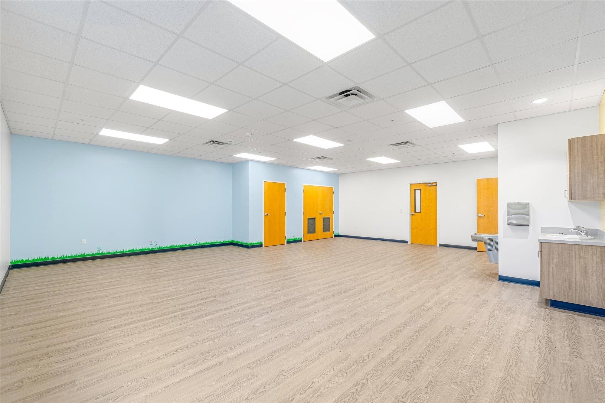 Image 38 of 65 For 481 Shores Blvd.