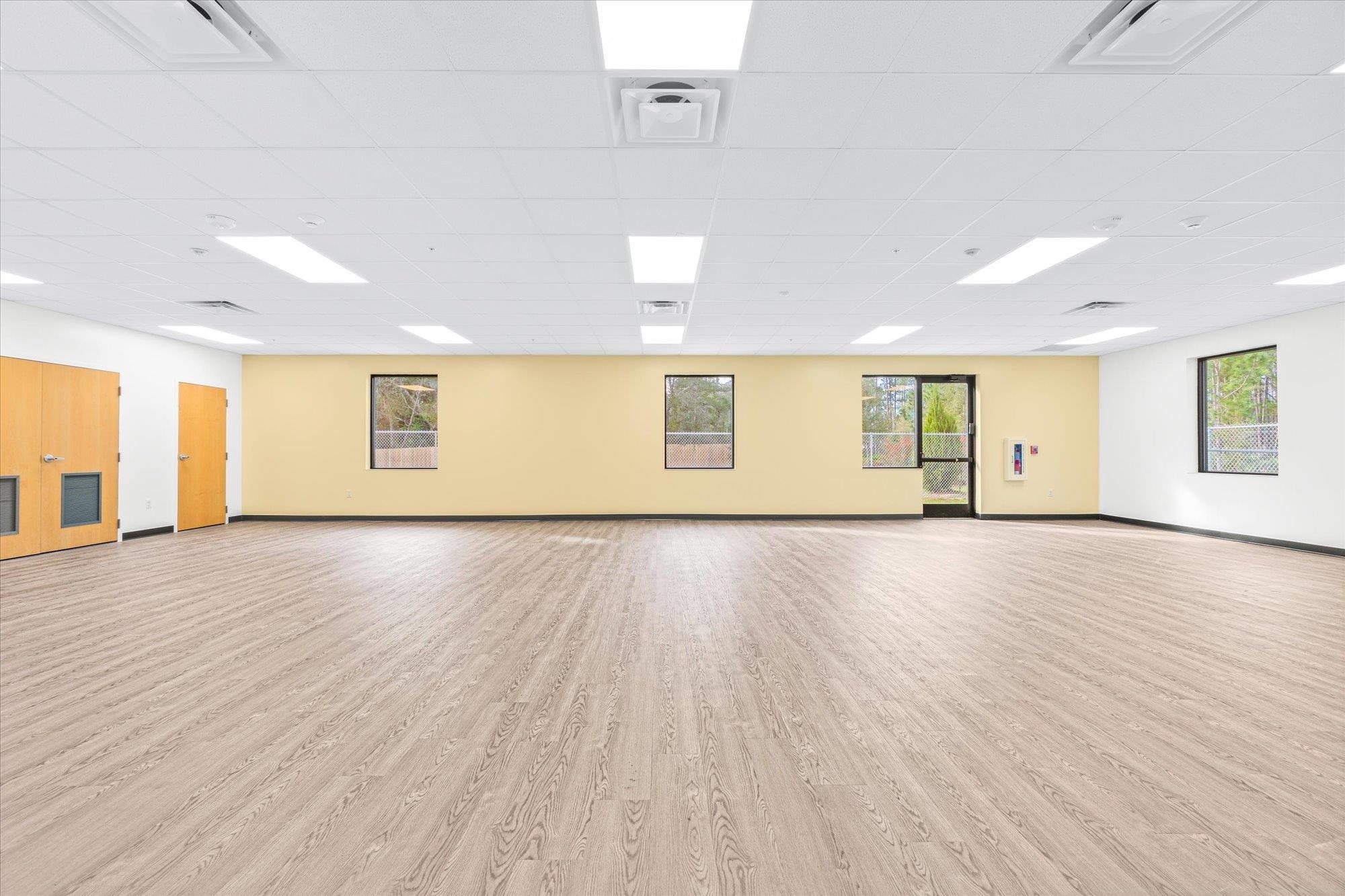 Image 43 of 65 For 481 Shores Blvd.