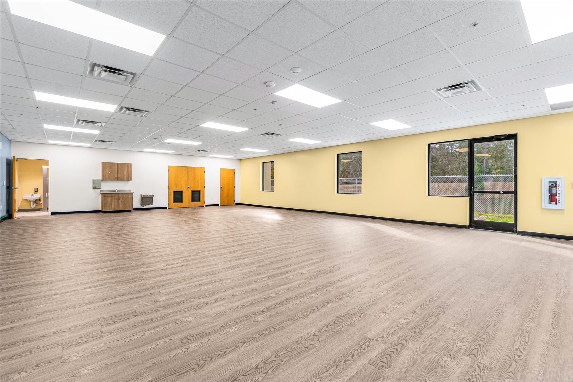 Image 44 of 65 For 481 Shores Blvd.