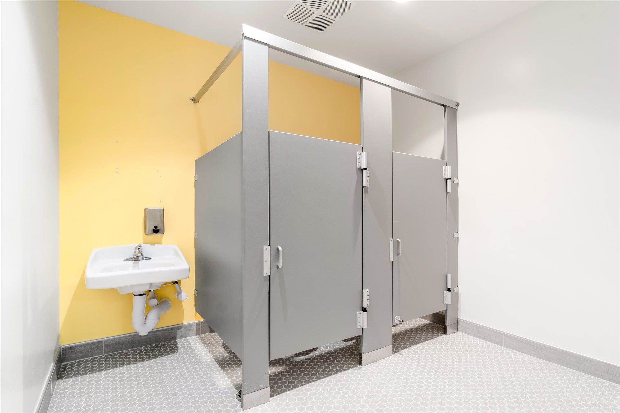 Image 47 of 65 For 481 Shores Blvd.