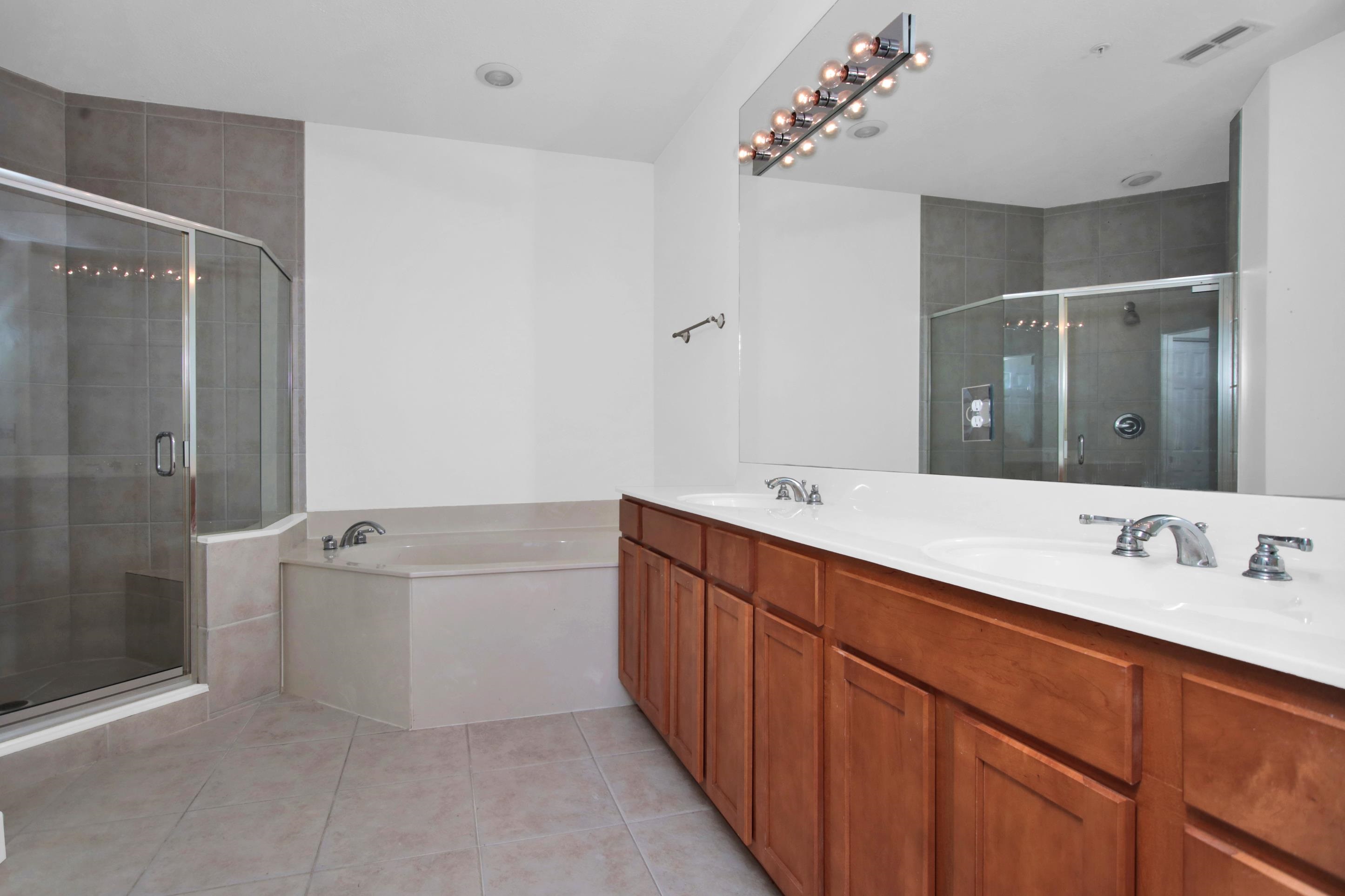 Image 10 of 24 For 415 Ocean Grande Drive N 305